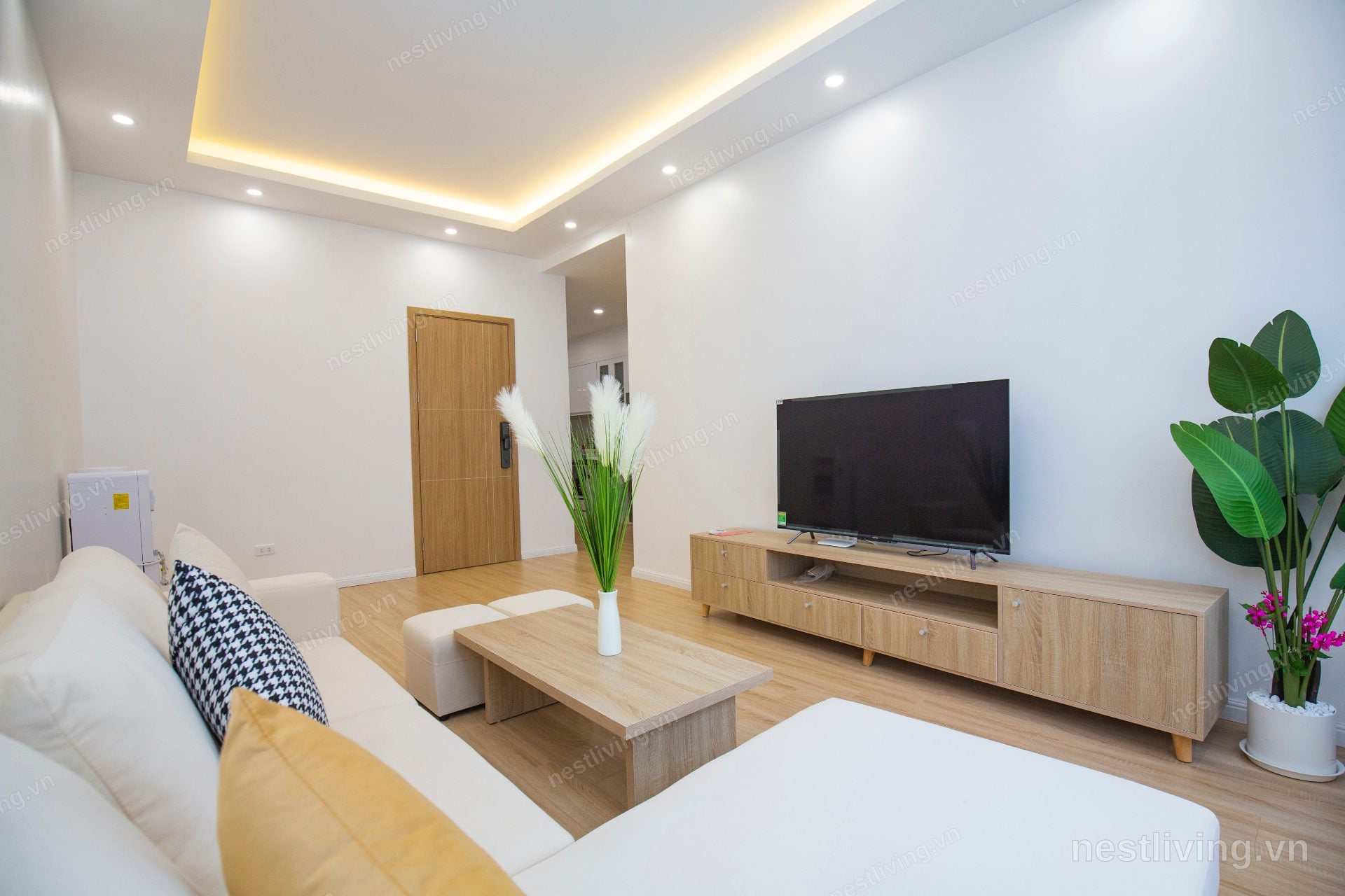 Balcony 2-Bed Apartment for Rent in Ba Dinh, Hanoi