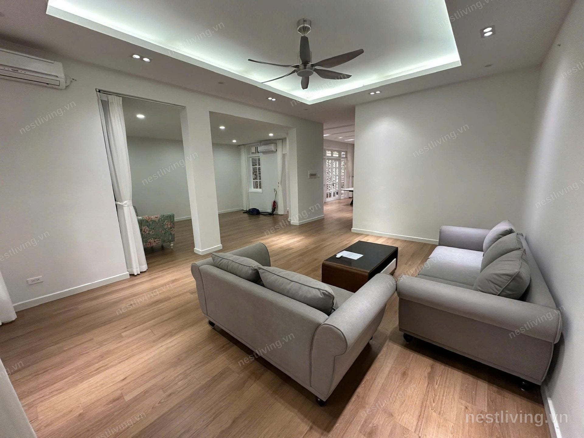 4-Bed Villa with Balcony for Rent in West Lake, Hanoi