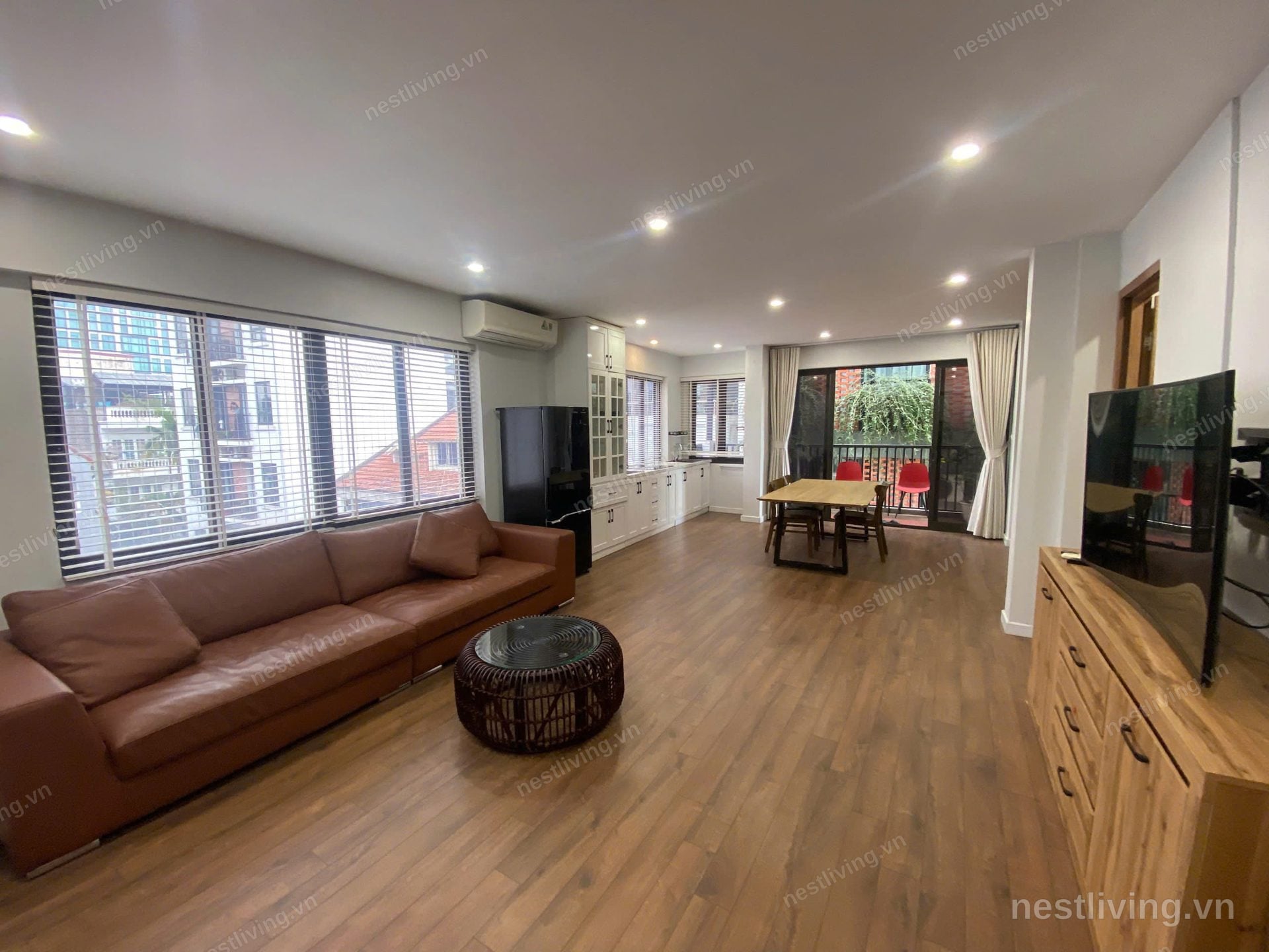 Balcony 2-Bed Apartment for Rent in West Lake, Hanoi