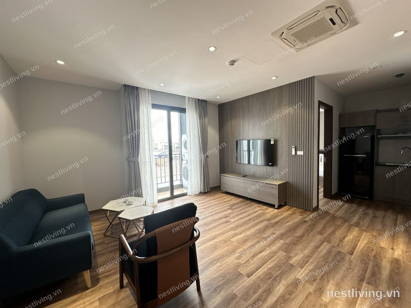 Balcony 2-Bed Apartment for Rent in West Lake, Hanoi