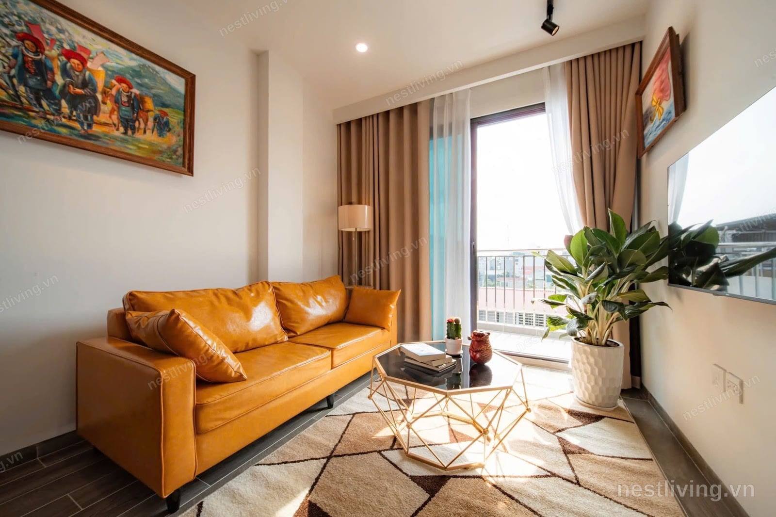 Balcony 2-Bed Apartment for Rent in West Lake, Hanoi