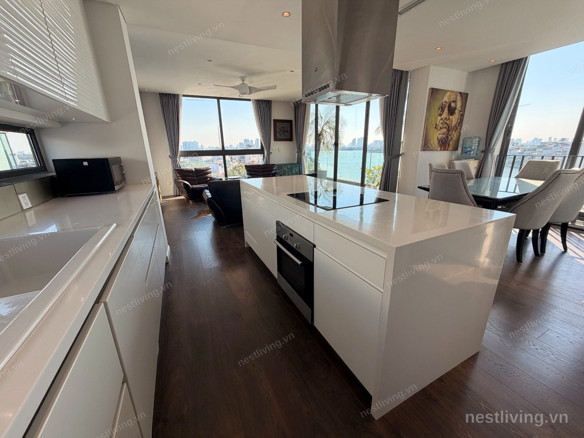 Lake View 2-Bed Apartment for Rent in West Lake, Hanoi