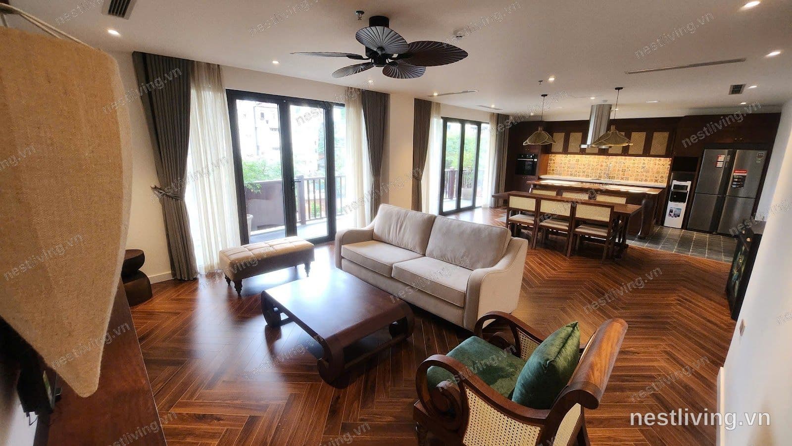 Balcony 3-Bed Apartment for Rent in Ba Dinh, Hanoi
