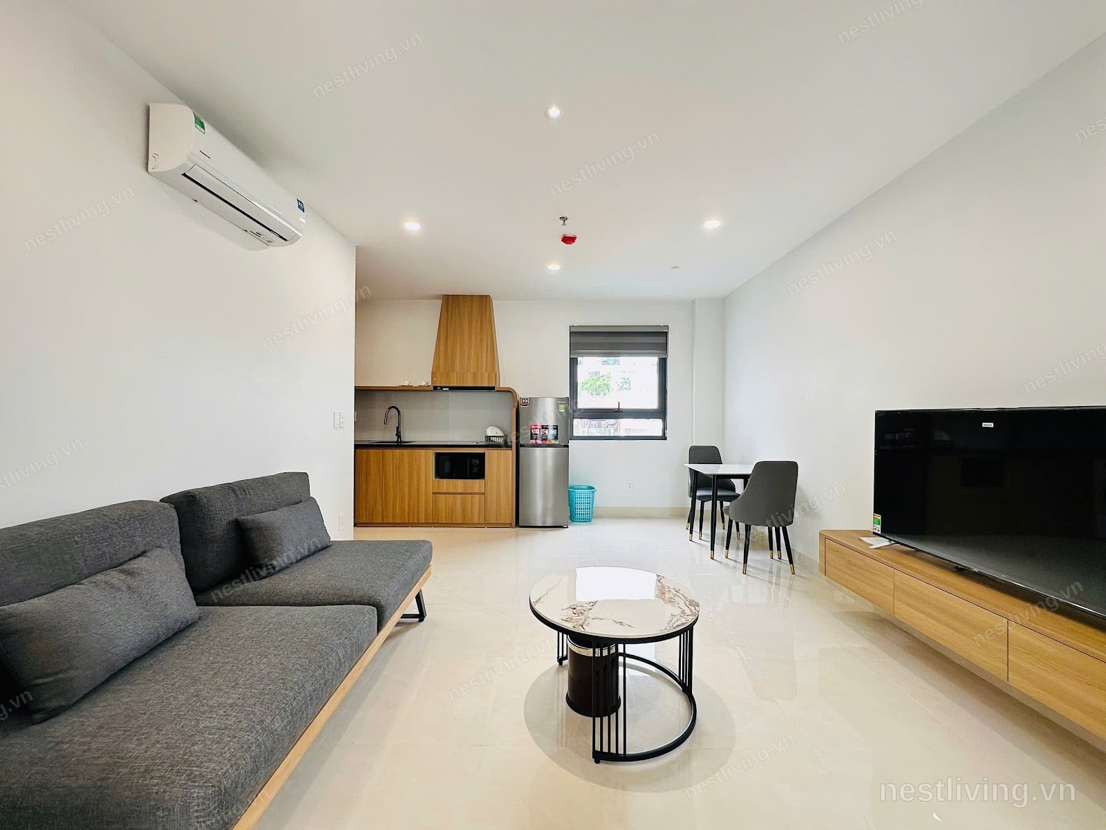 Balcony 1-Bed Apartment for Rent in West Lake, Hanoi