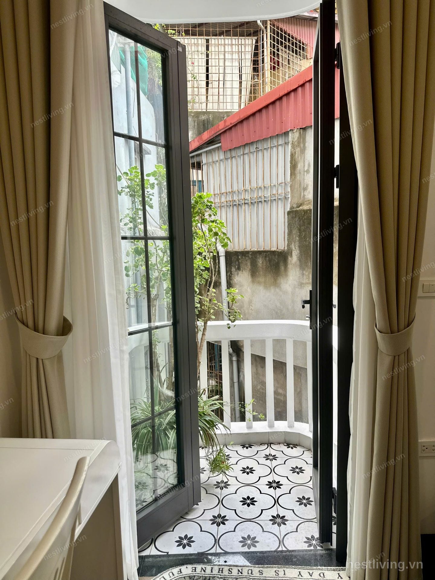 2-Bed Apartment with Balcony for Rent in Hai Ba Trung, Hanoi