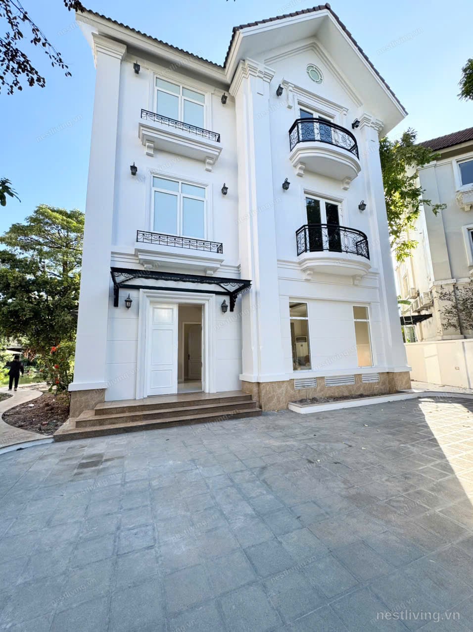 5-Bed Villa with Lake View for Rent in Long Bien, Hanoi