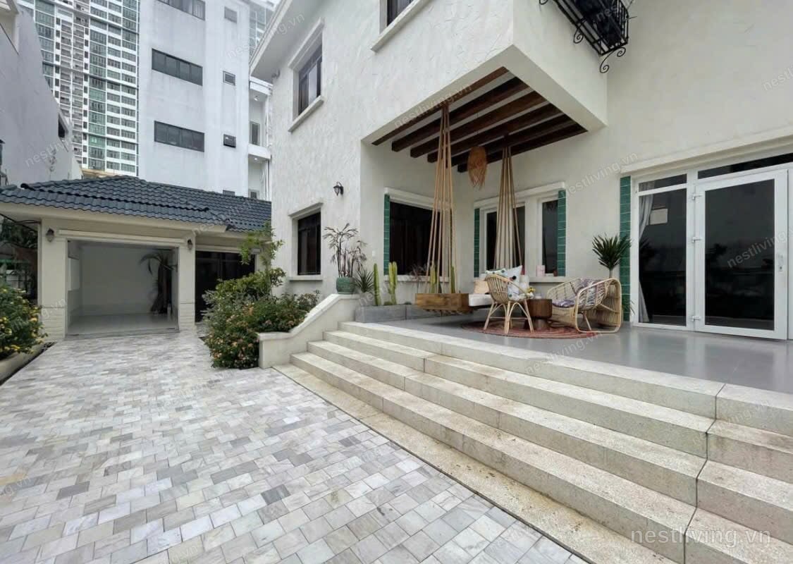 4-Bed Villa with Pool for Rent in Quận 2, Ho Chi Minh City