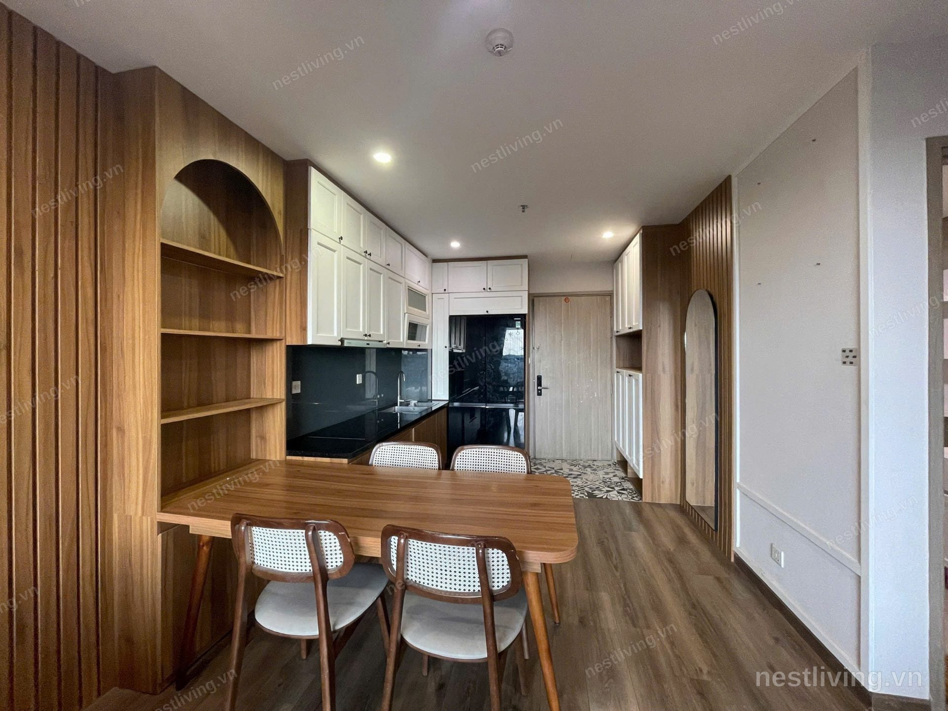 3-Bed Apartment with Balcony for Rent in Quận 9, Ho Chi Minh City