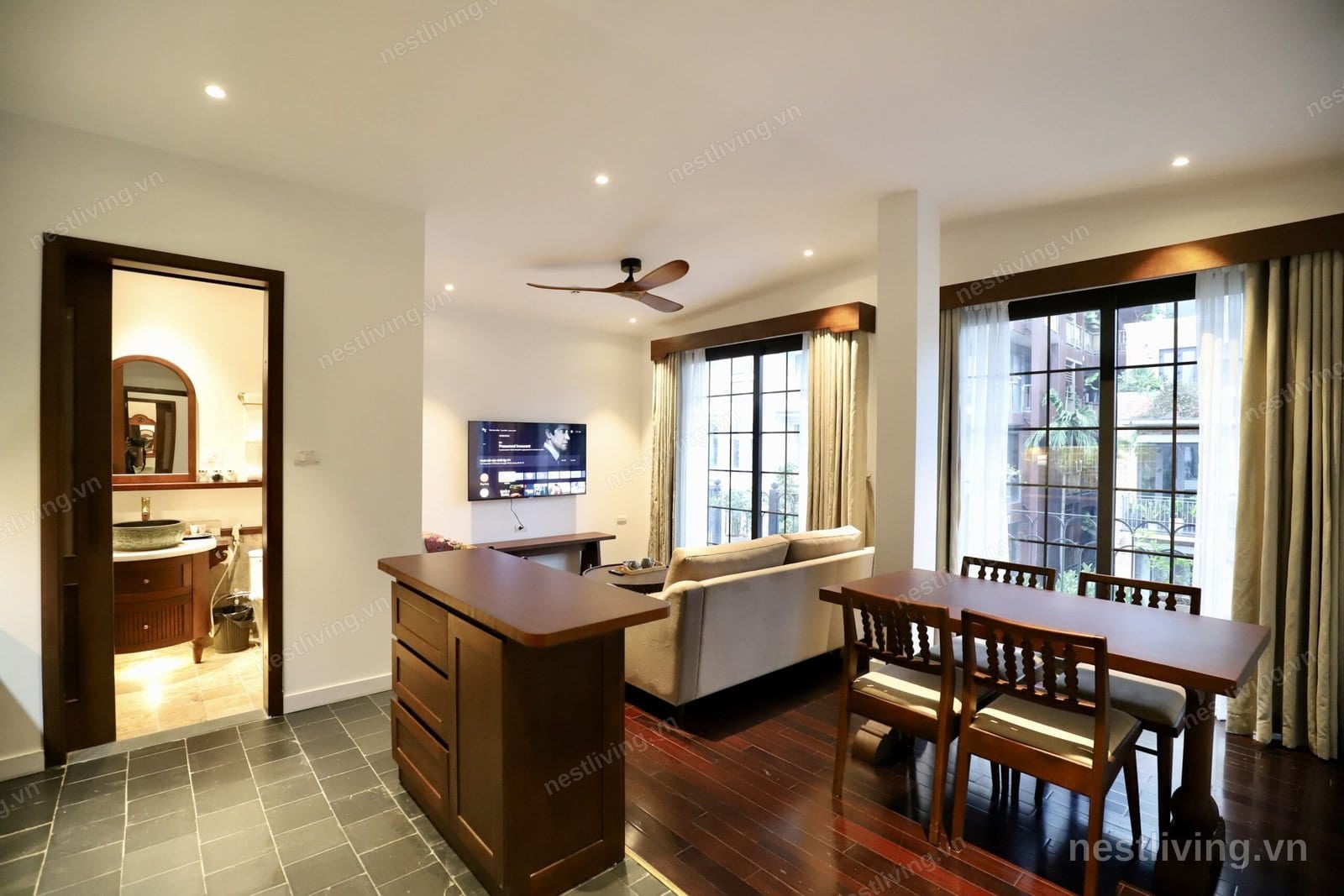 Balcony 2-Bed Apartment for Rent in West Lake, Hanoi