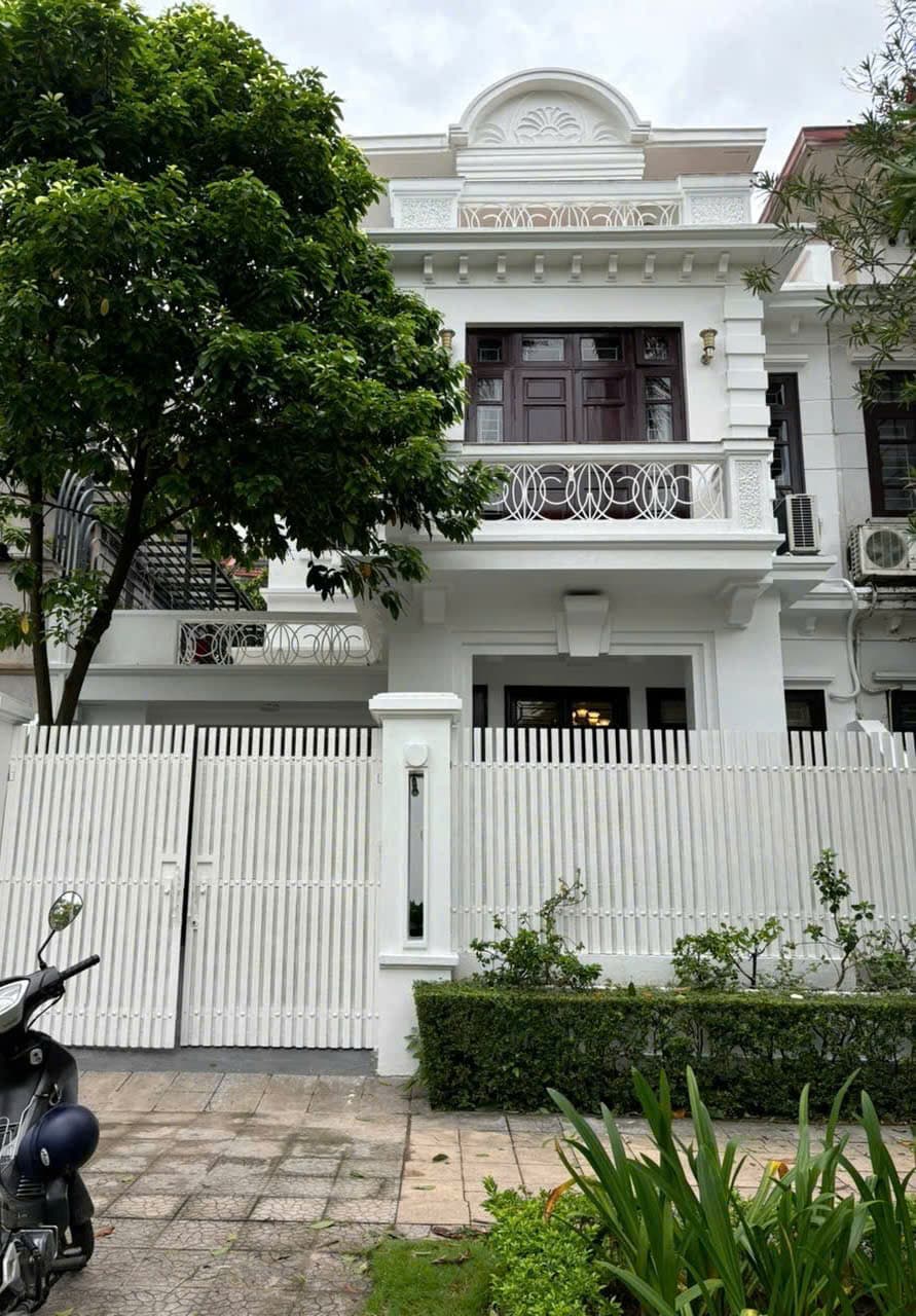 Spacious 5 Bedroom House with Courtyard in Ciputra, Tay Ho