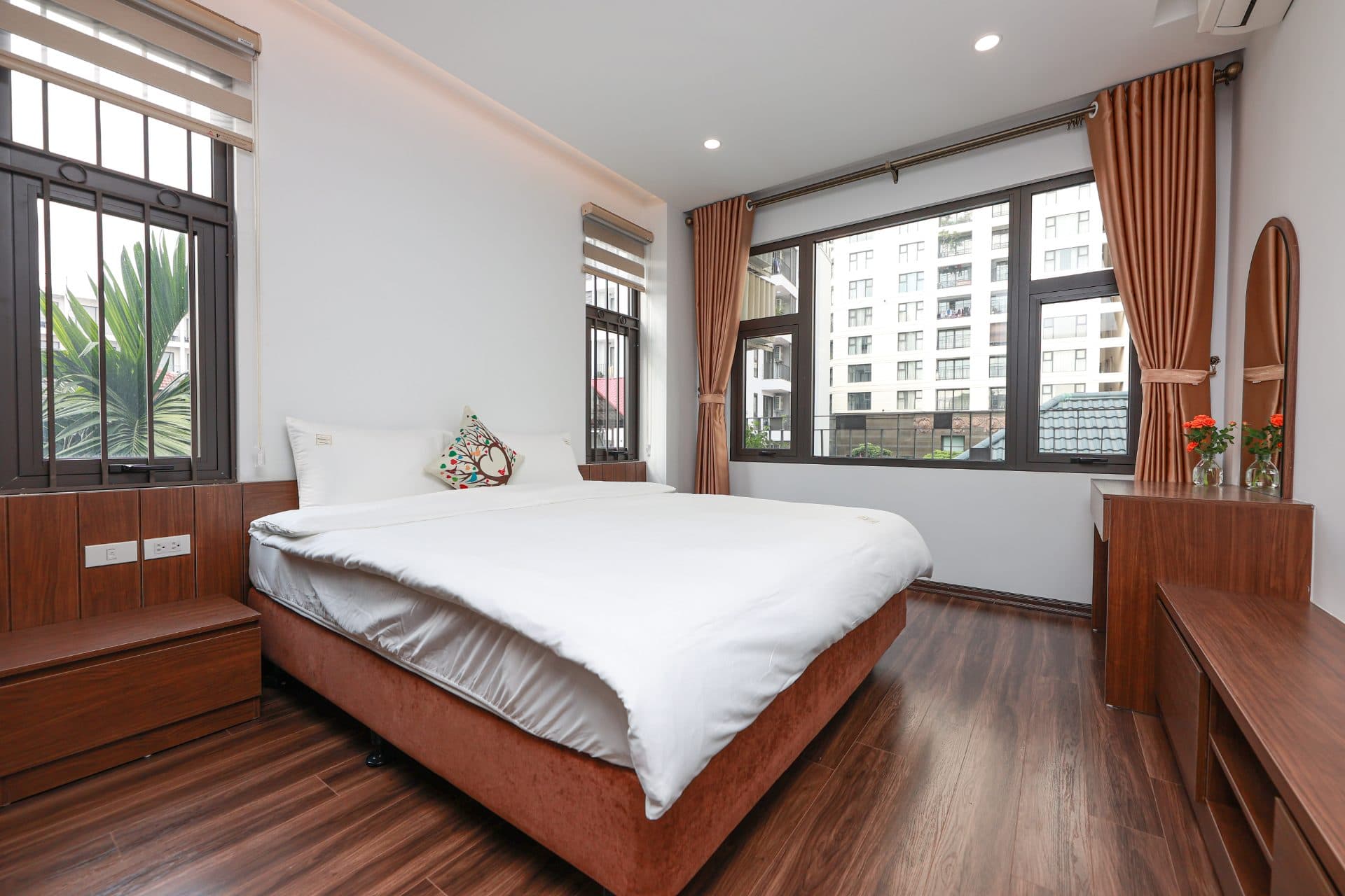 Spacious and bright 2 bedroom apartment at Tay Ho street 2