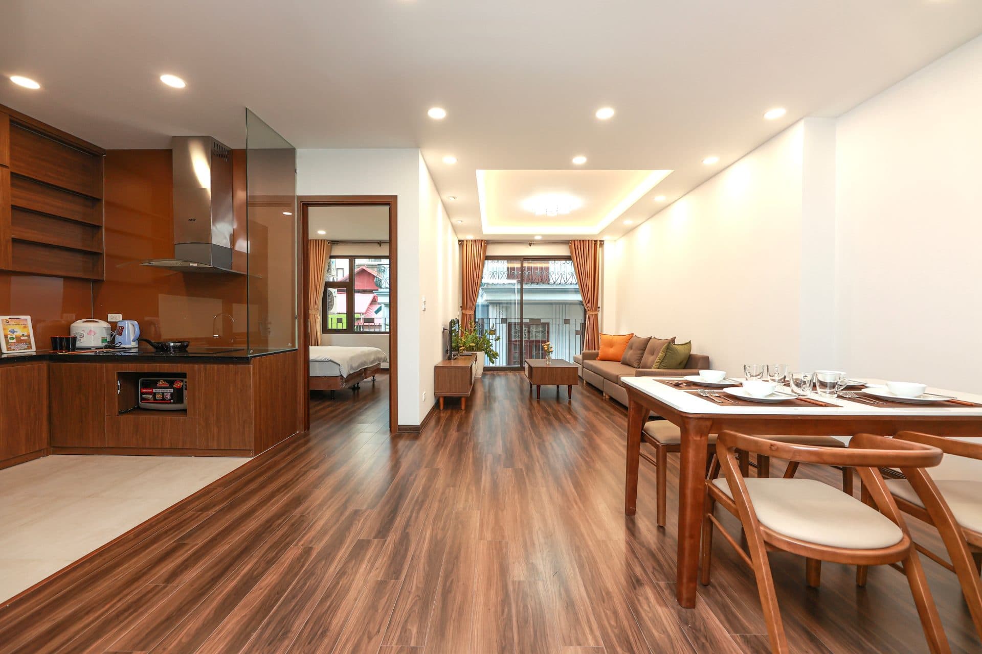 Bright and spacious 2 bedroom apartment at Tay Ho street