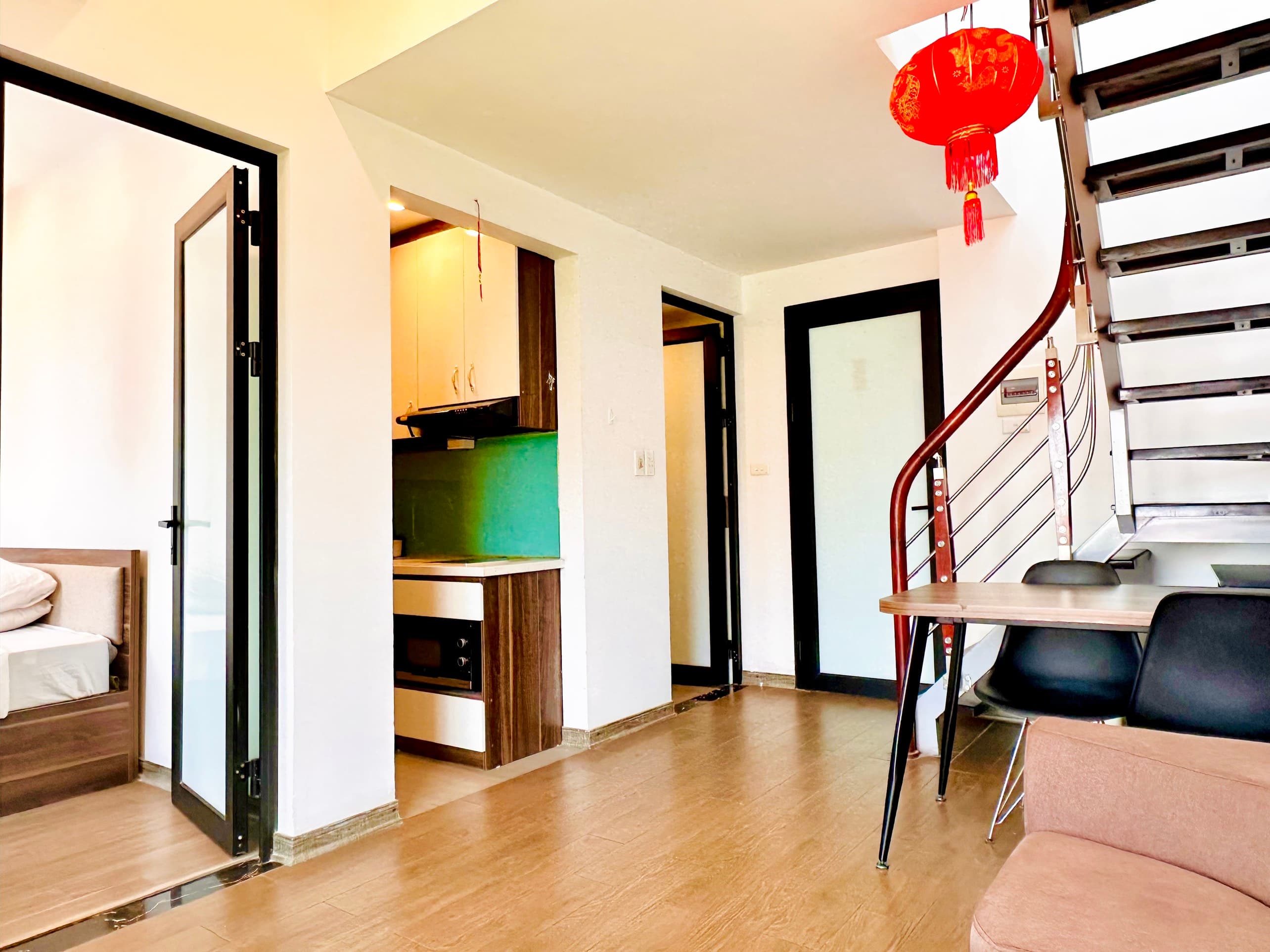 Cozy 2 Bedroom with Private Rooftop Balcony 2