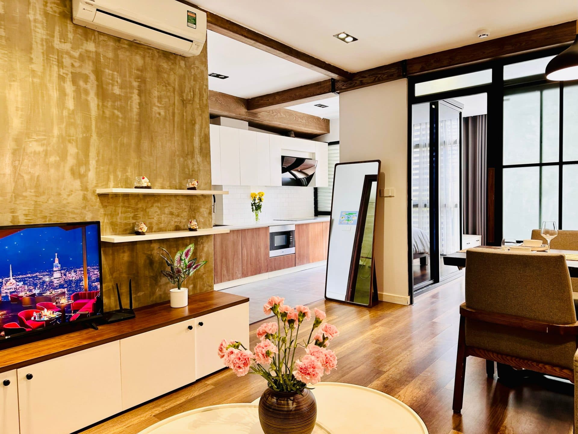 Spacious Modern 1 Bedroom In Tay Ho 2