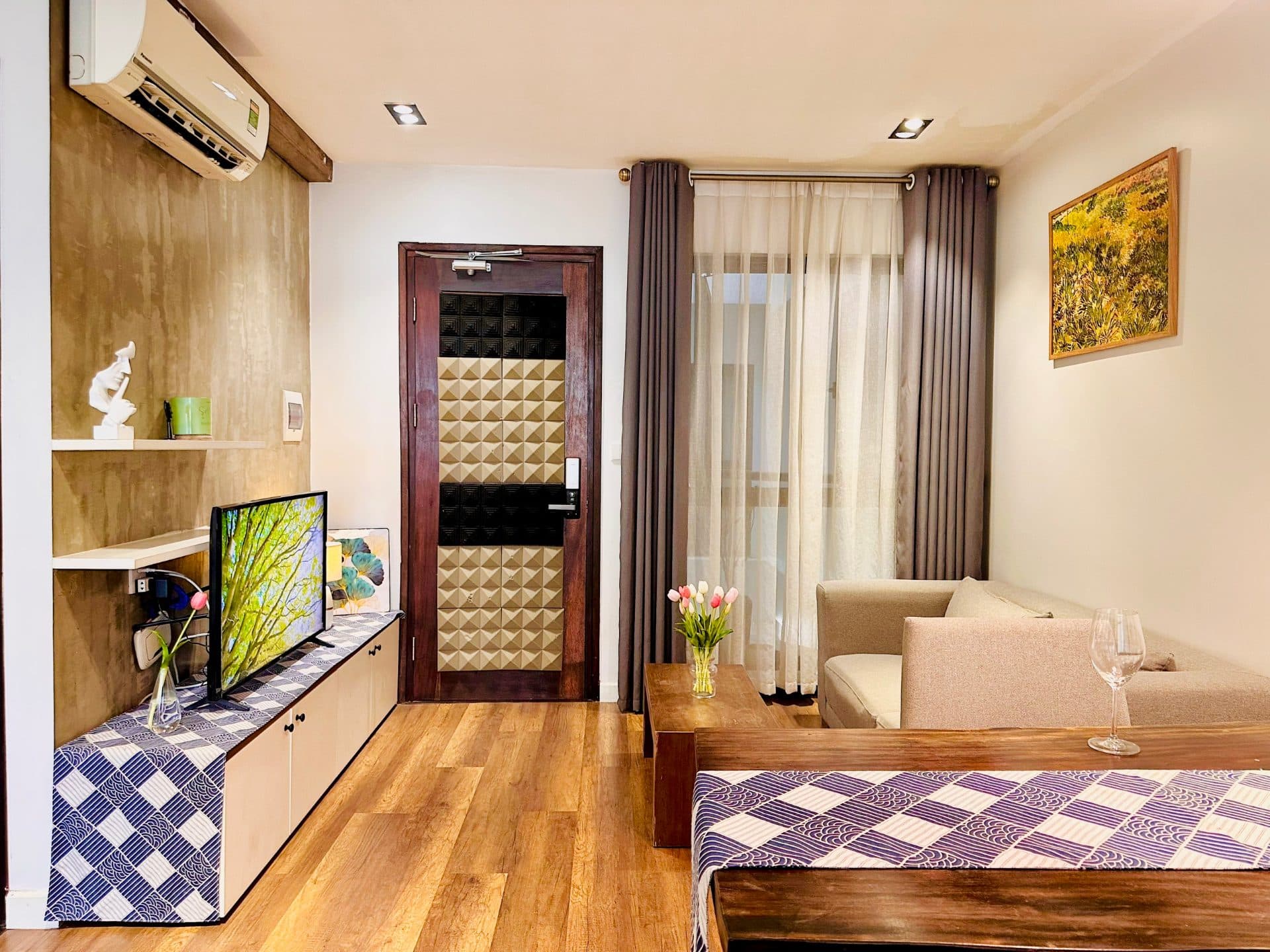 Stylish Modern 1 Bedroom in Tay Ho 2