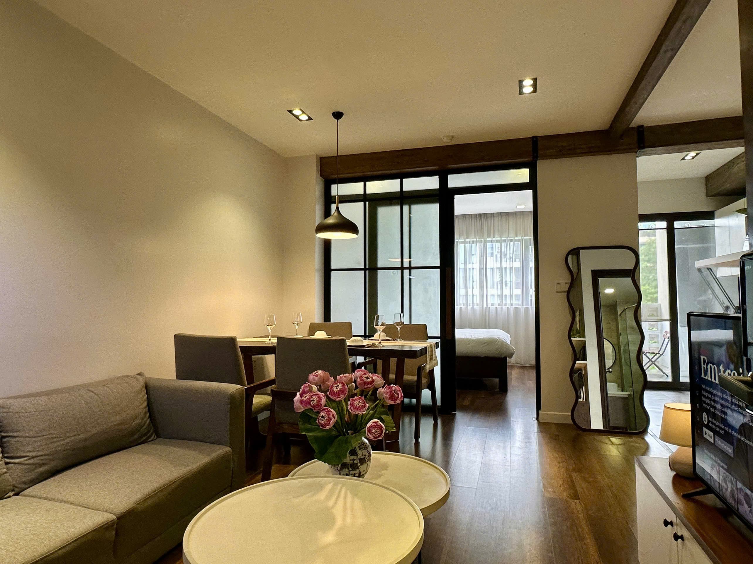 Modern-Feel 1 Bedroom in Tay Ho 2