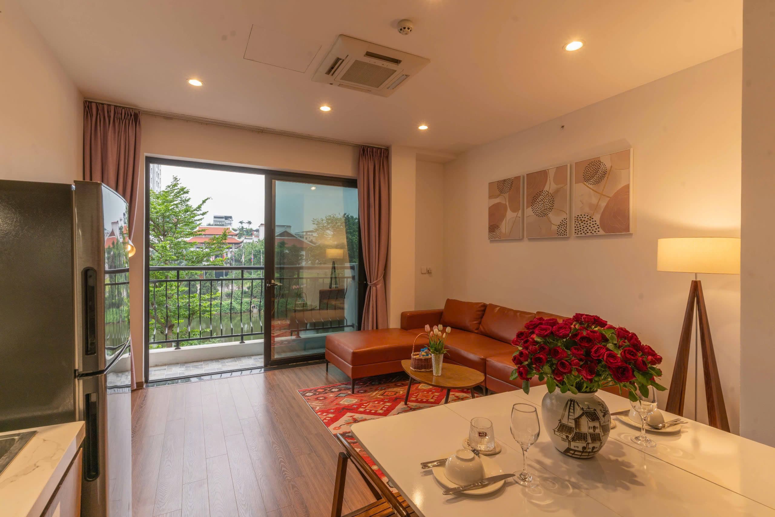 Lakeview 1 Bedroom in Tu Hoa 3