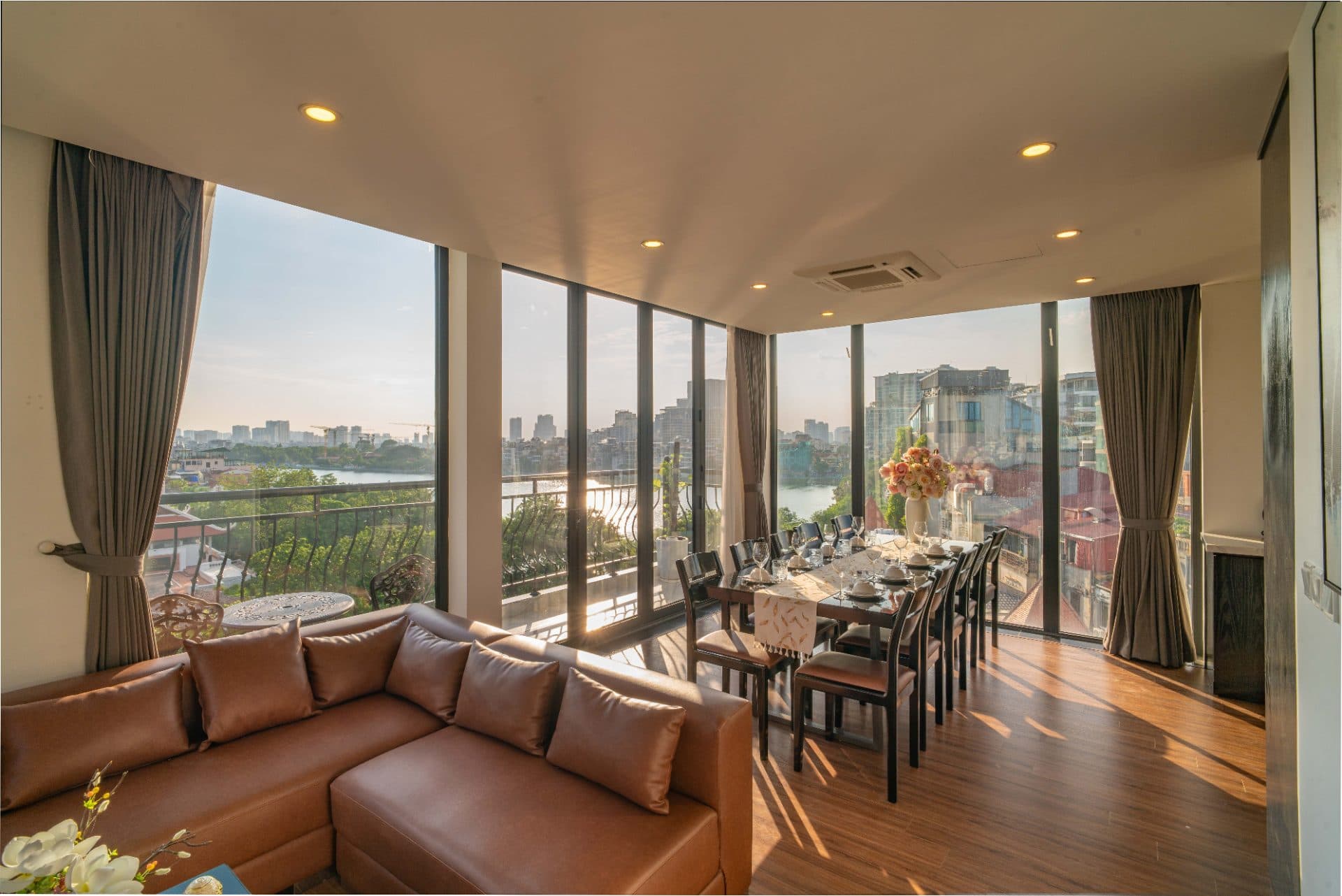 Lake View Open-Planned 2 Bedroom 3