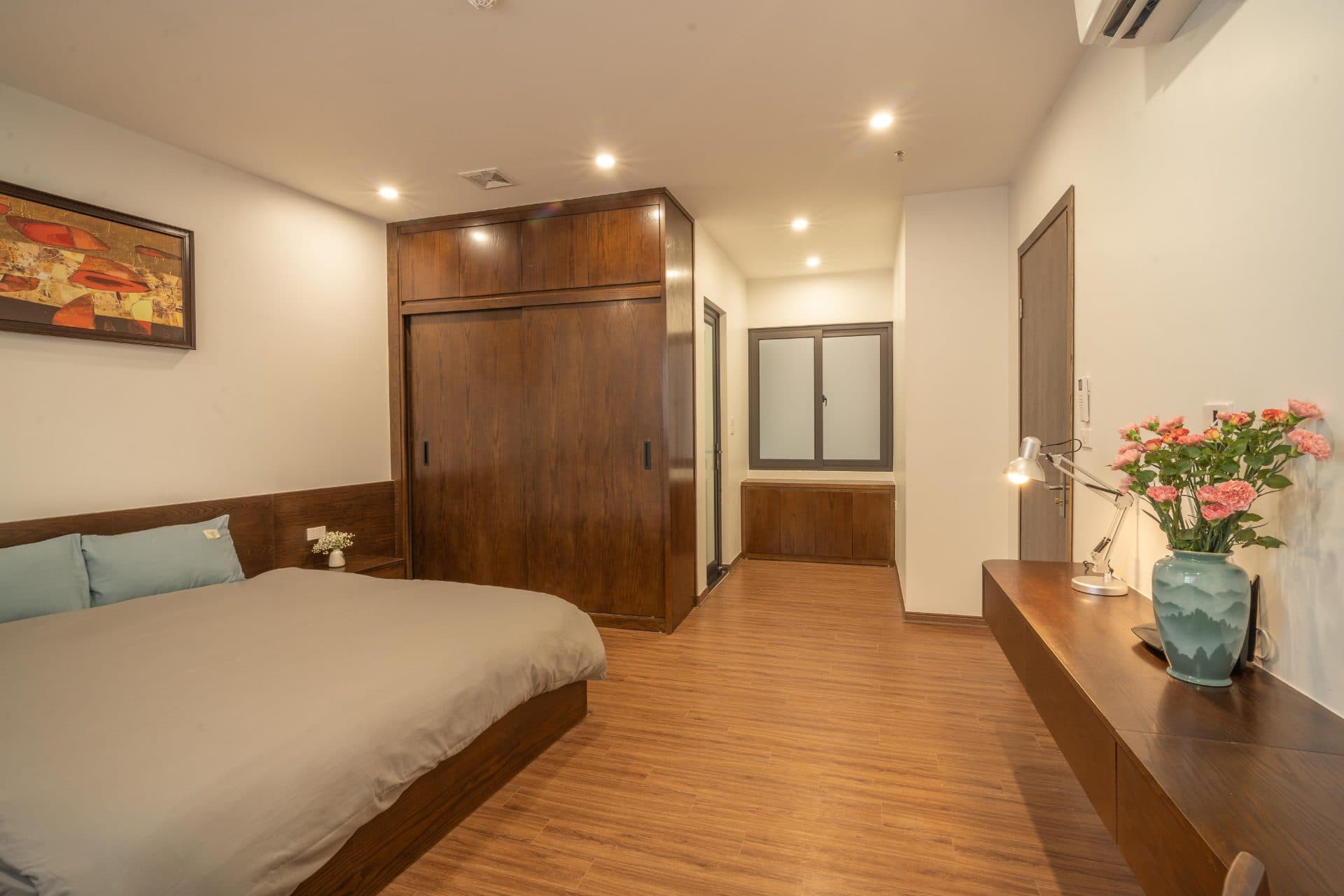 Spacious 2 Bedroom on Vu Mien 3