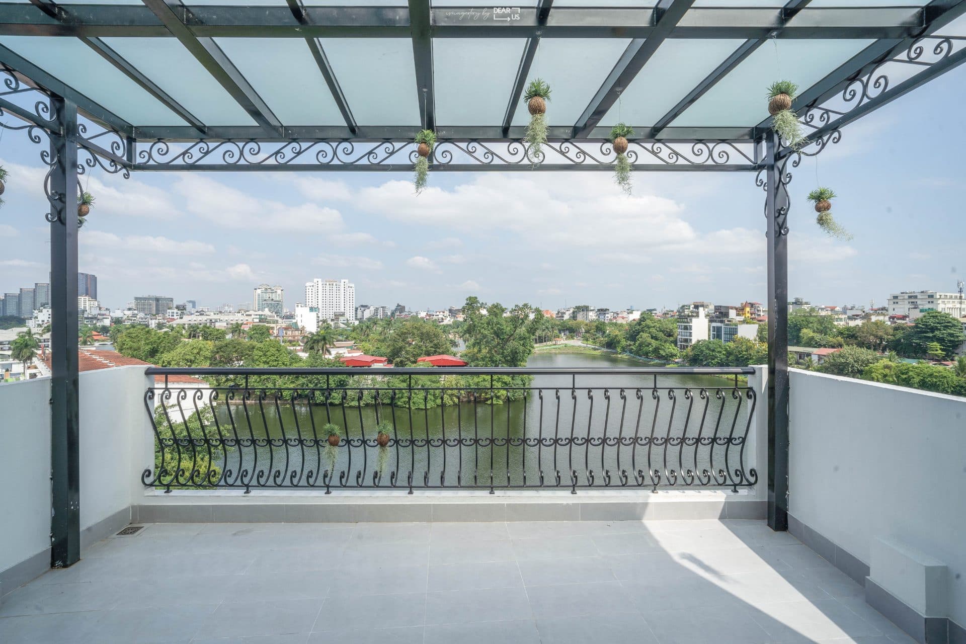 Gorgeous Top Floor 2 Bedroom on Vu Mien