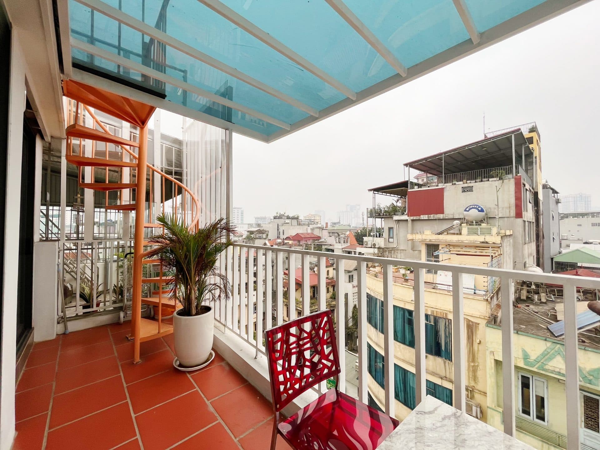 Bright 1 bedroom apartment at Vong Thi street 3