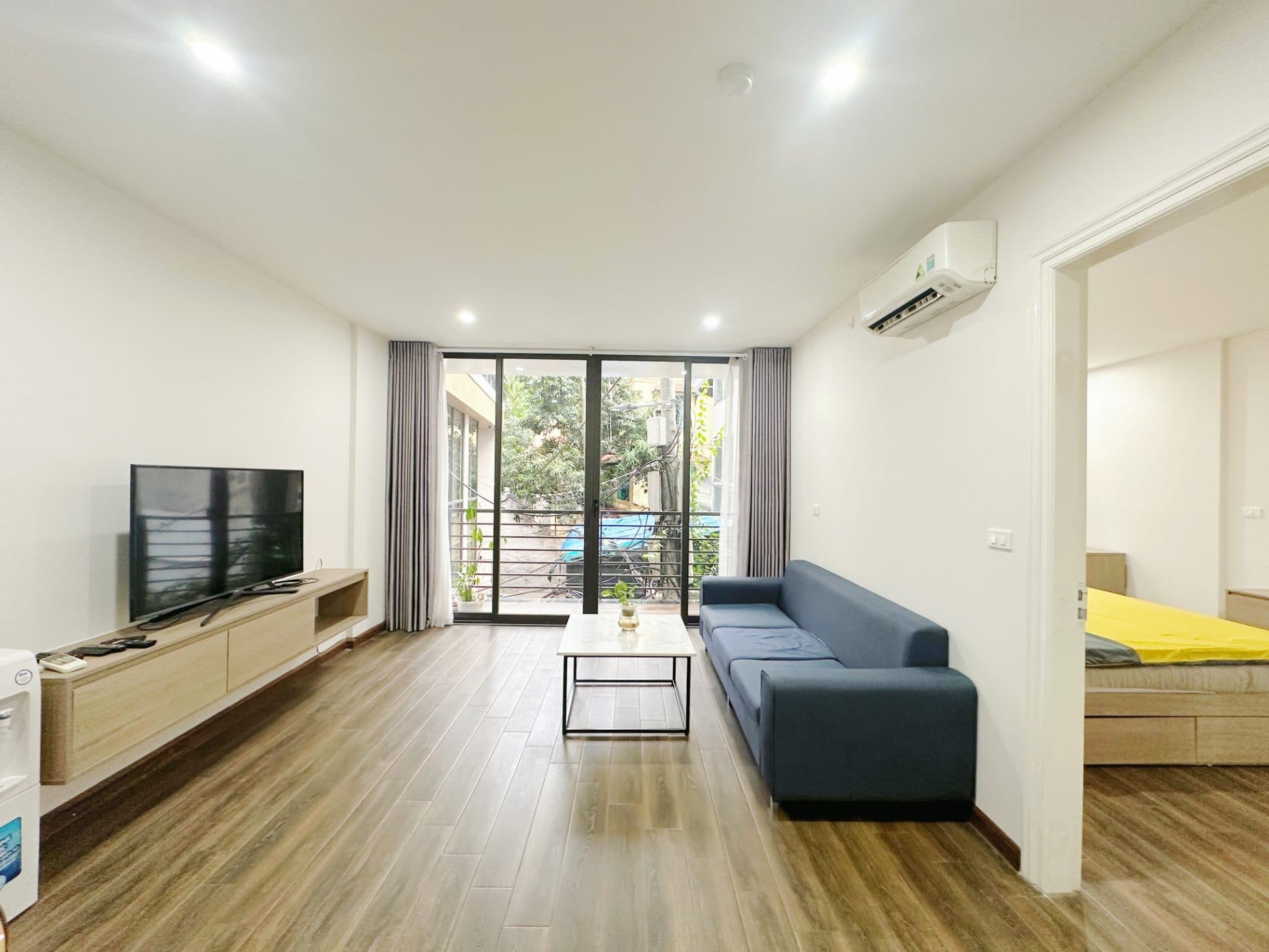 Bright 1 Bedroom in Tay Ho 3