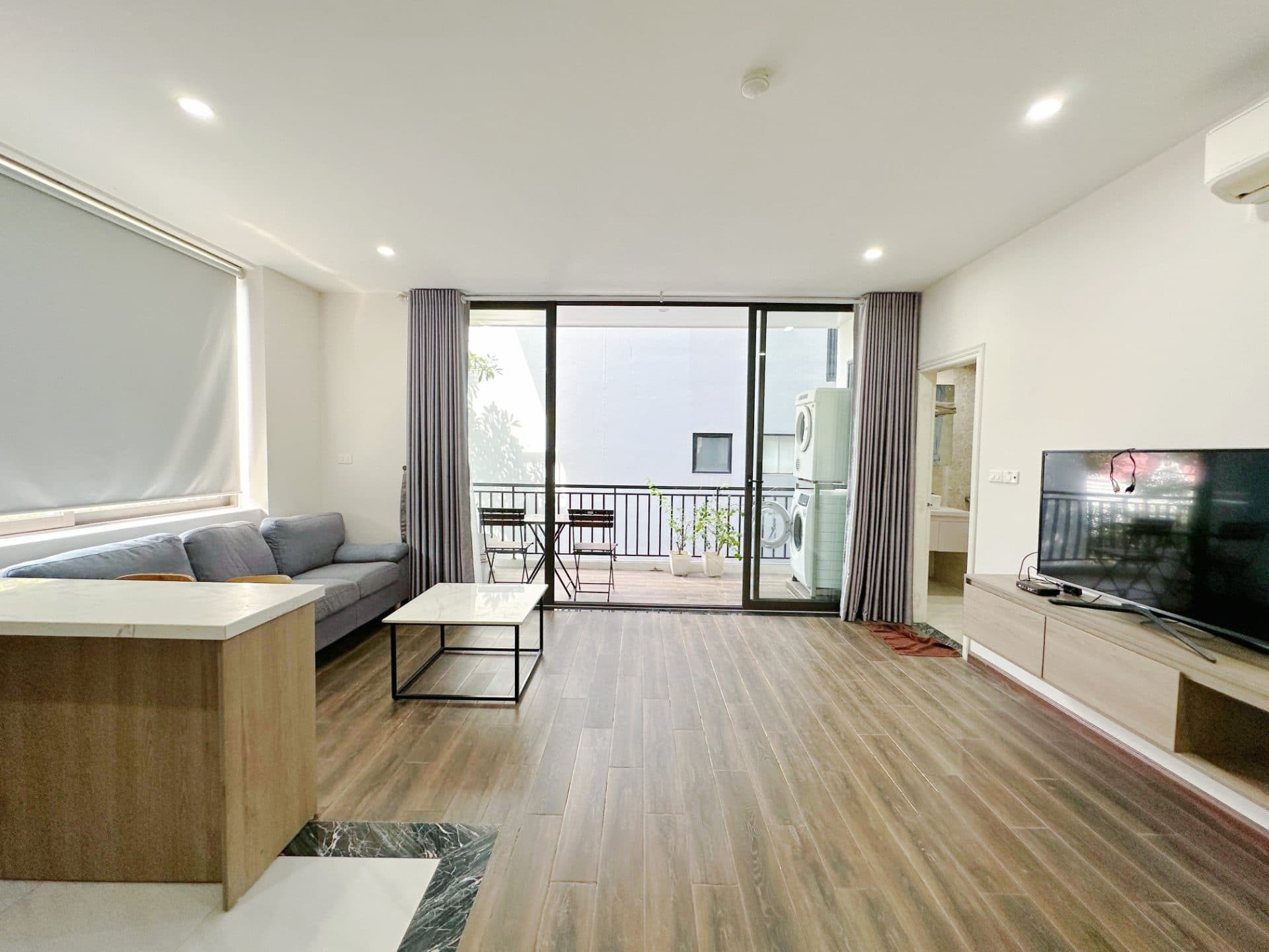 Balcony 1 Bedroom on To Ngoc Van 3