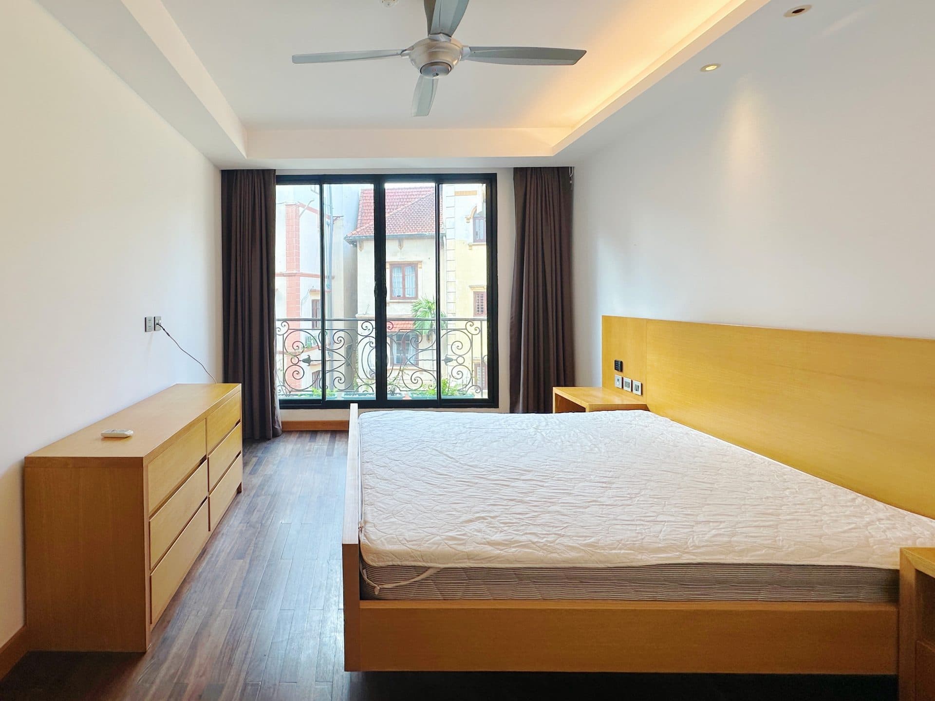 Ultra Wide 3 Bedroom in Tay Ho 3