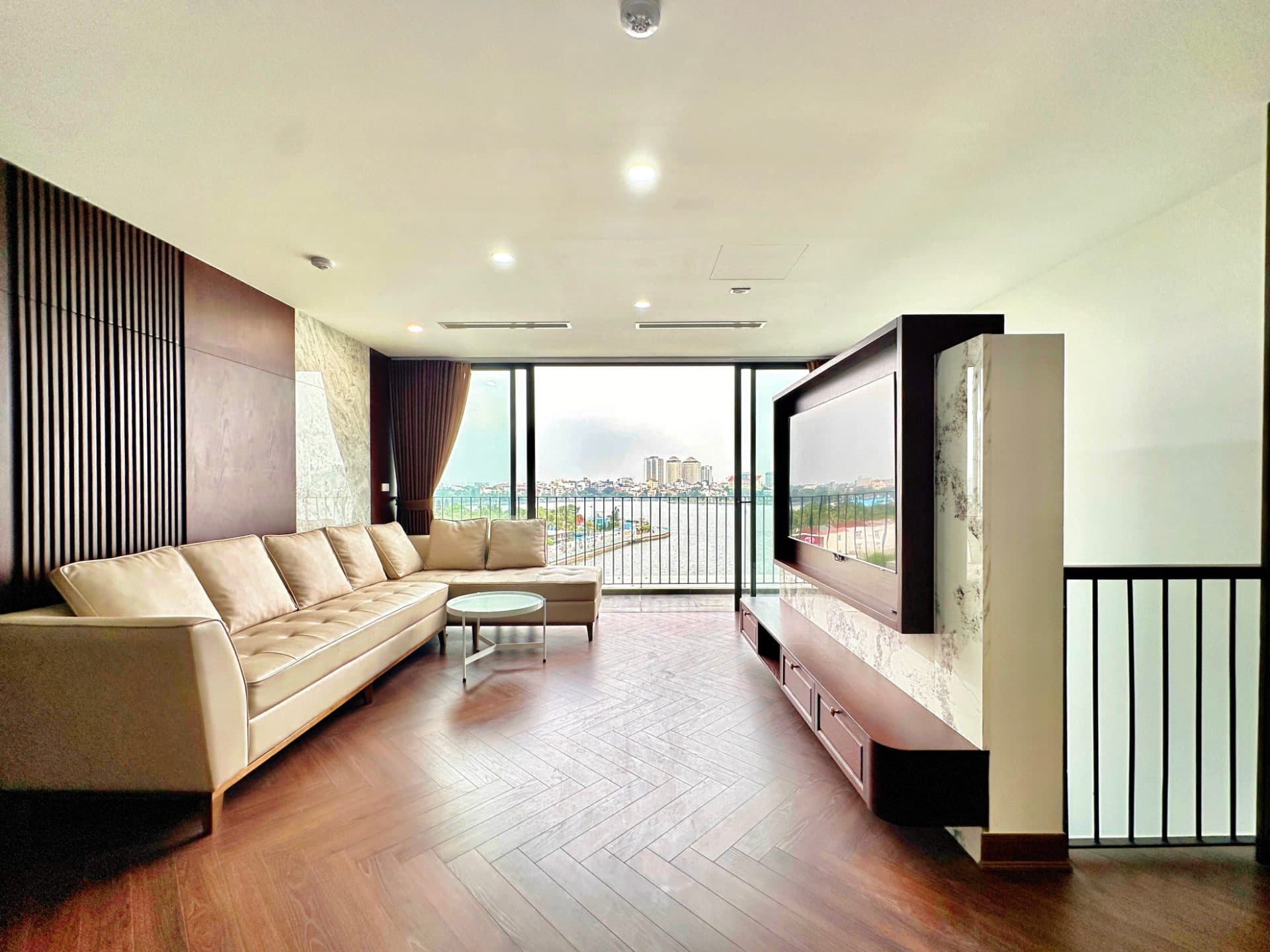 Prime Lakefront 3 Bedroom in Tay Ho