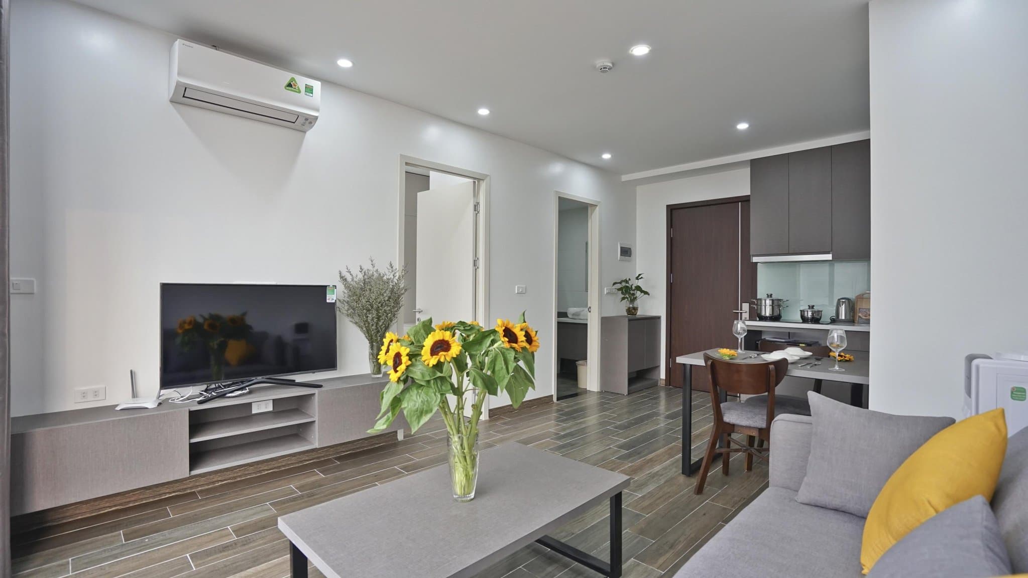 Bright 1 Bedroom in Tay Ho 2