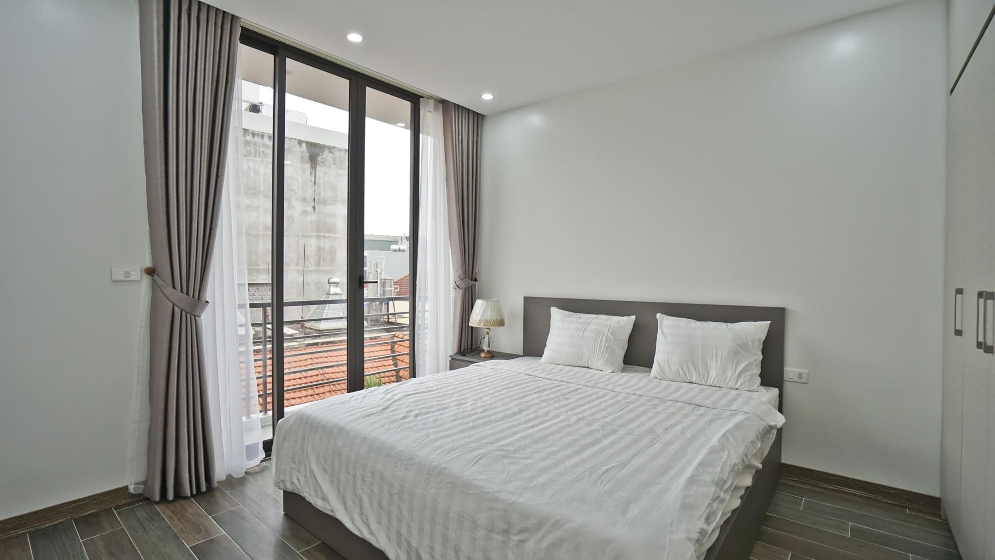 Bright 1 Bedroom in Tay Ho 3