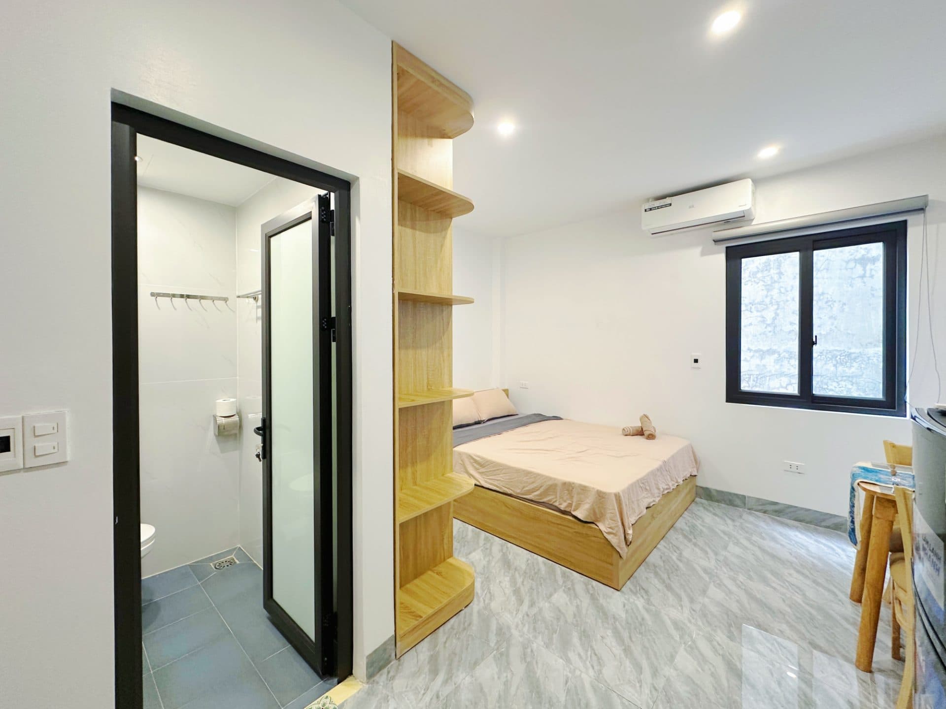Small Budget Friendly Studio in Tay Ho 2