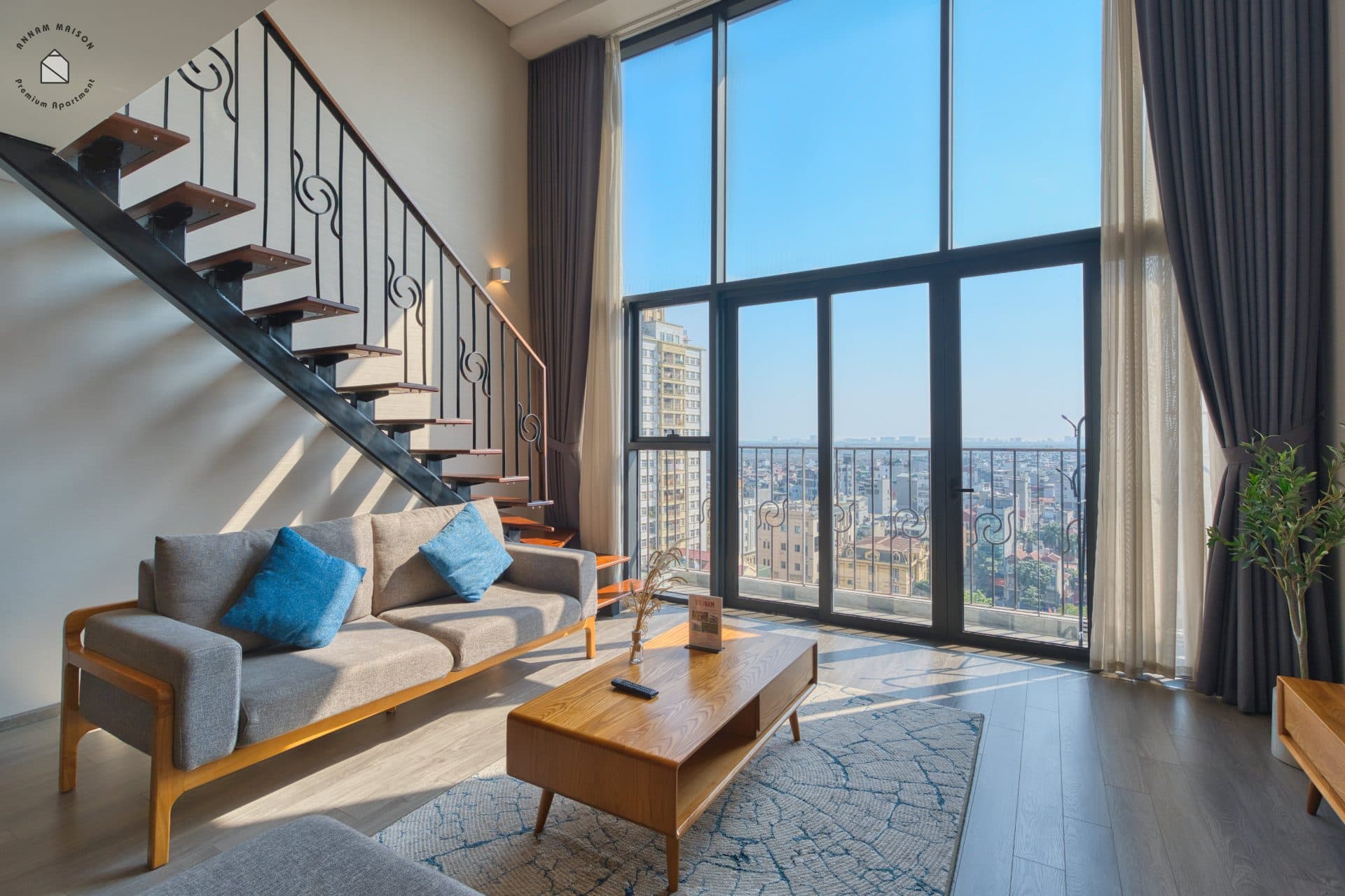 Premium lakeview 1 bedroom apartment at Lac Long Quan street