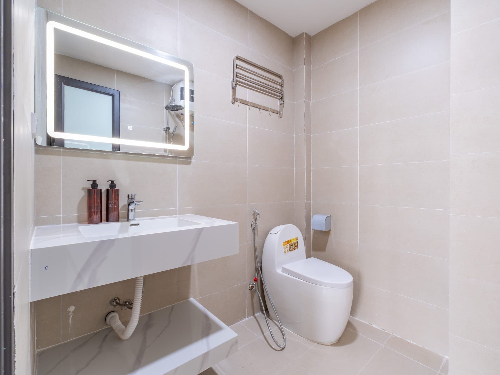 Bright studio on Vong Thi street 3