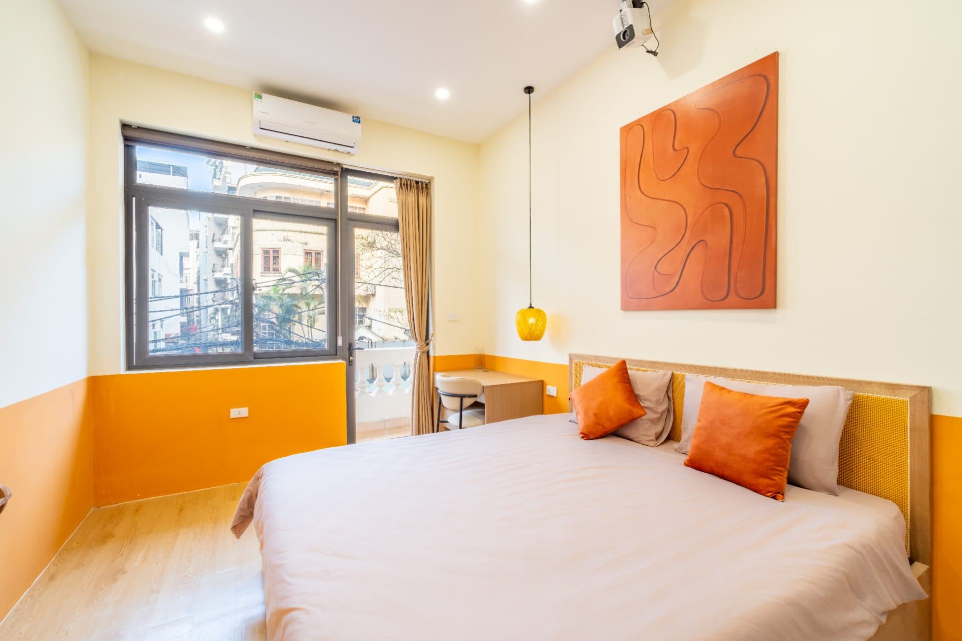Bright studio on Vong Thi street