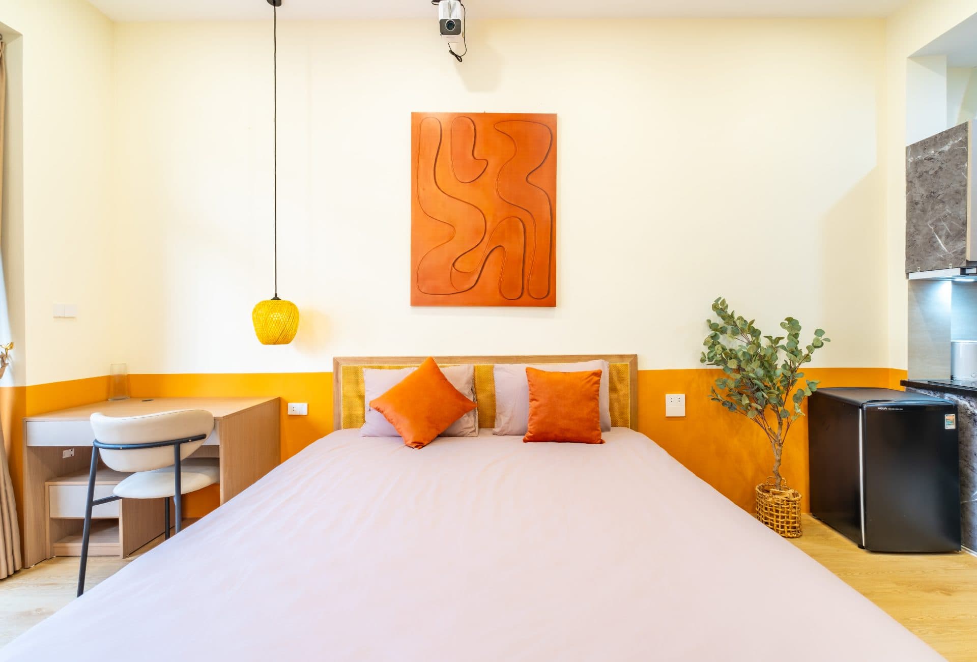 Bright studio on Vong Thi street 2