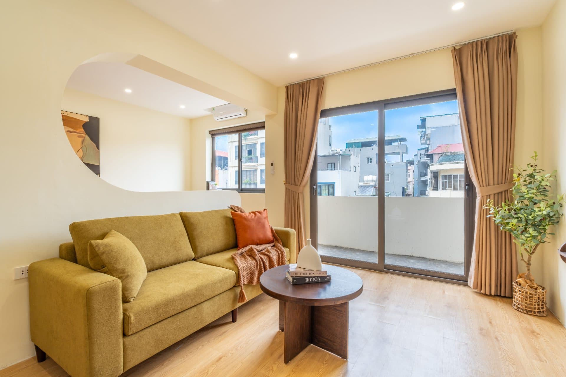 Cozy 1 bedroom apartment on Vong Thi street