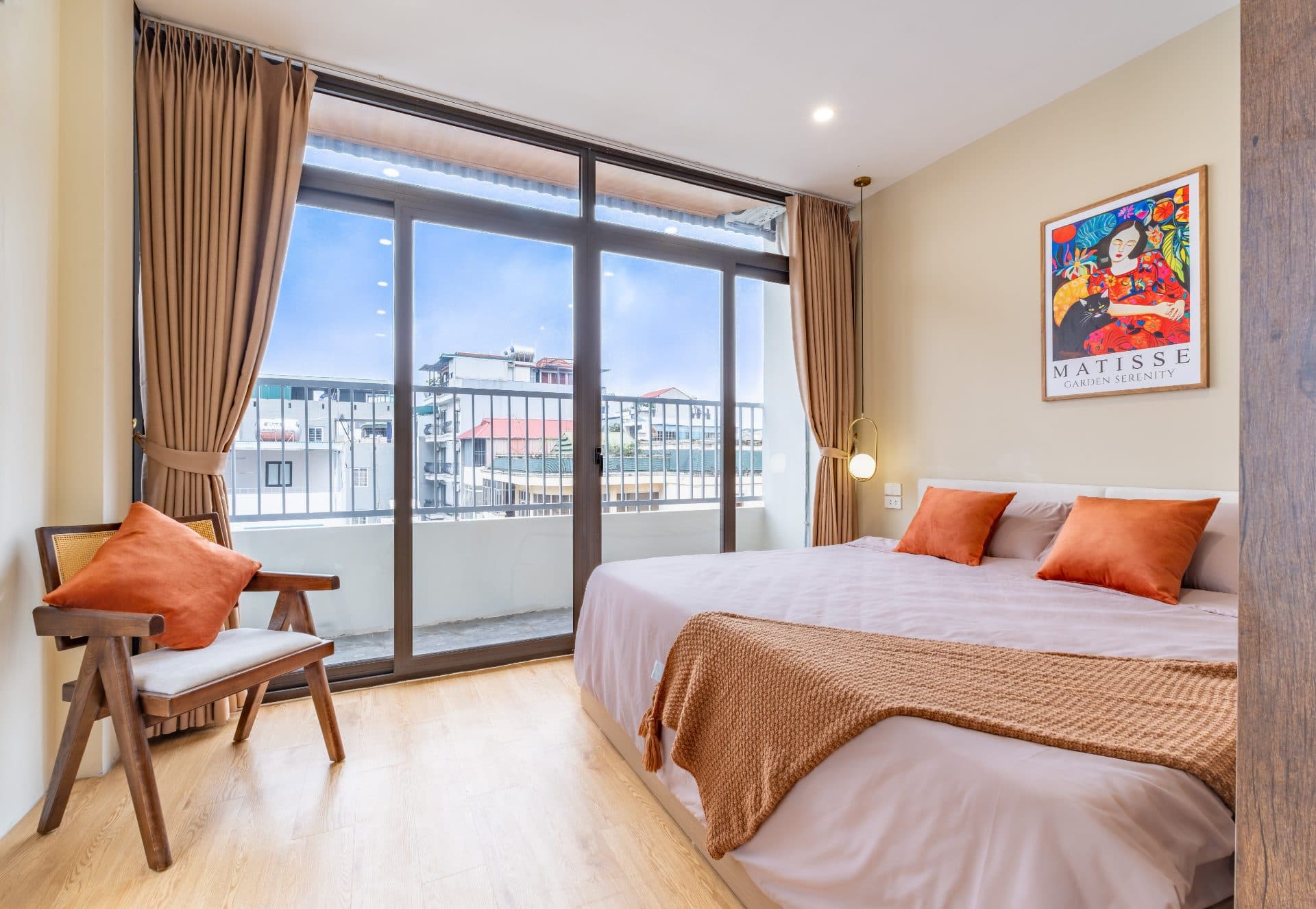 Bright 1 bedroom apartment at Vong Thi street 2