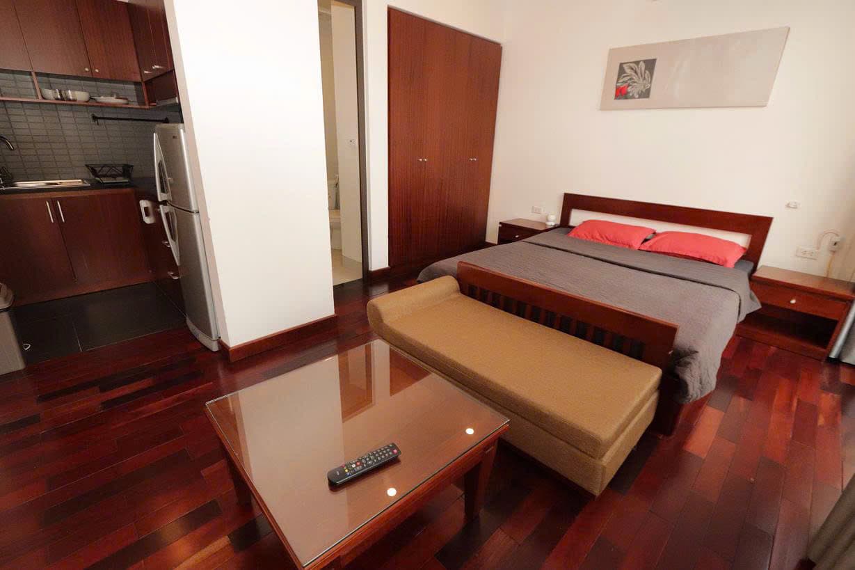 Warm & Elegant Studio Apartment on Dao Tan Street 3