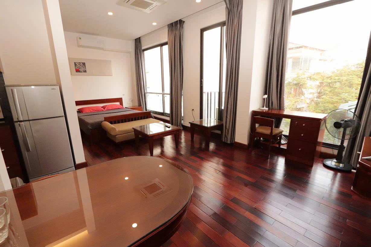 Warm & Elegant Studio Apartment on Dao Tan Street 2