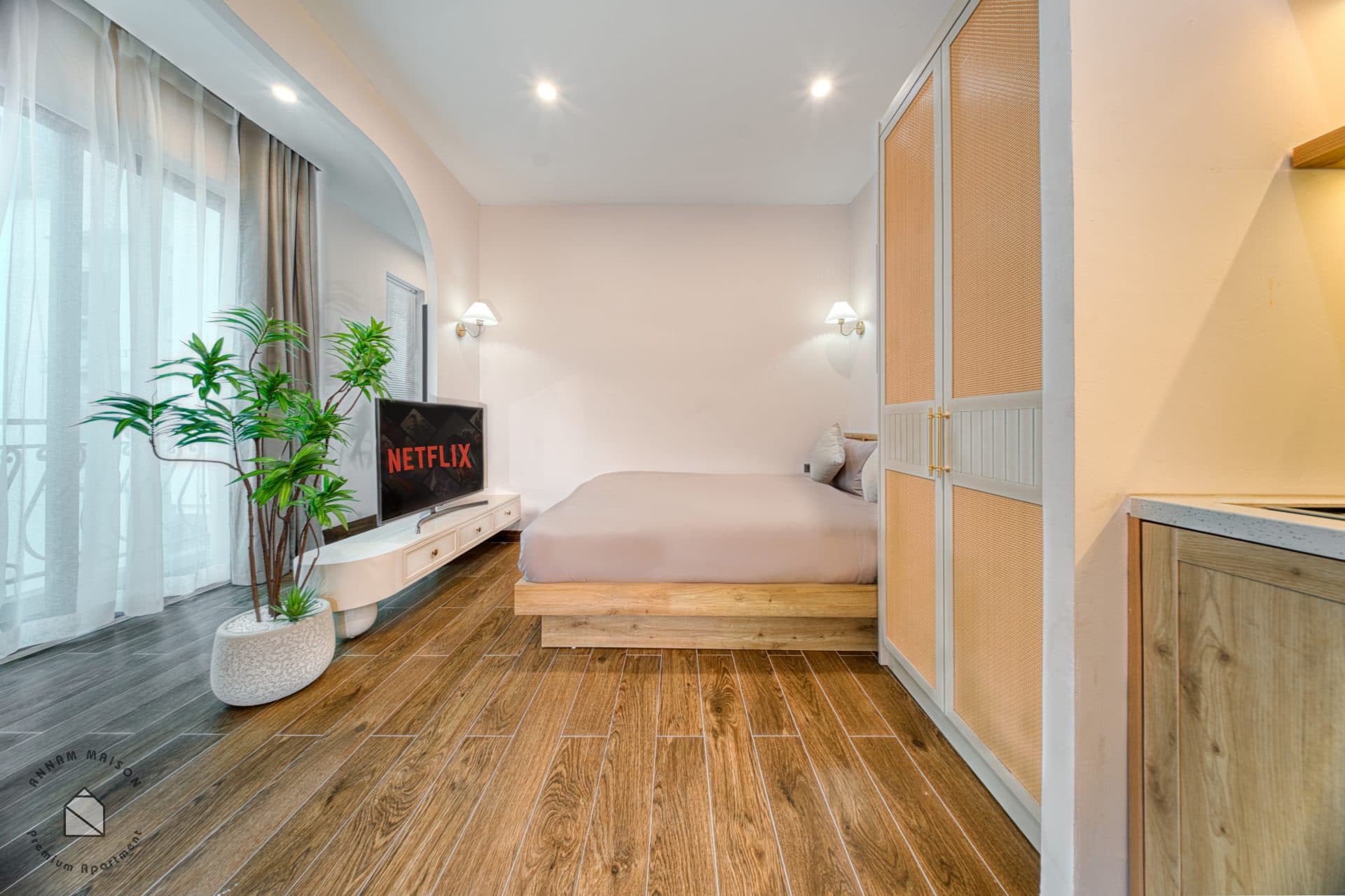 Cozy studio apartment on Xom Chua street 3