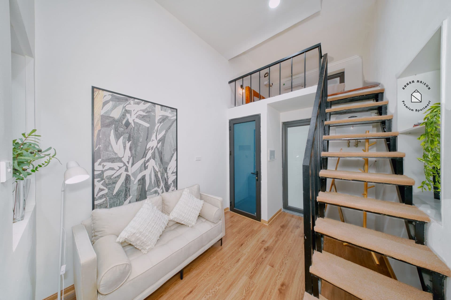 Mini duplex on Hang Thit street