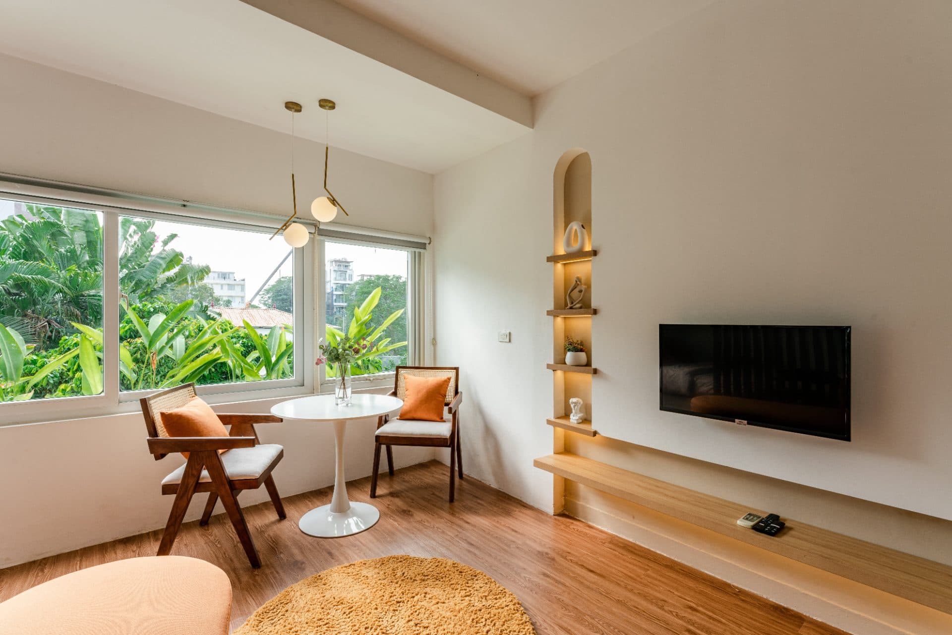 Modern studio apartment on Au Co street 2