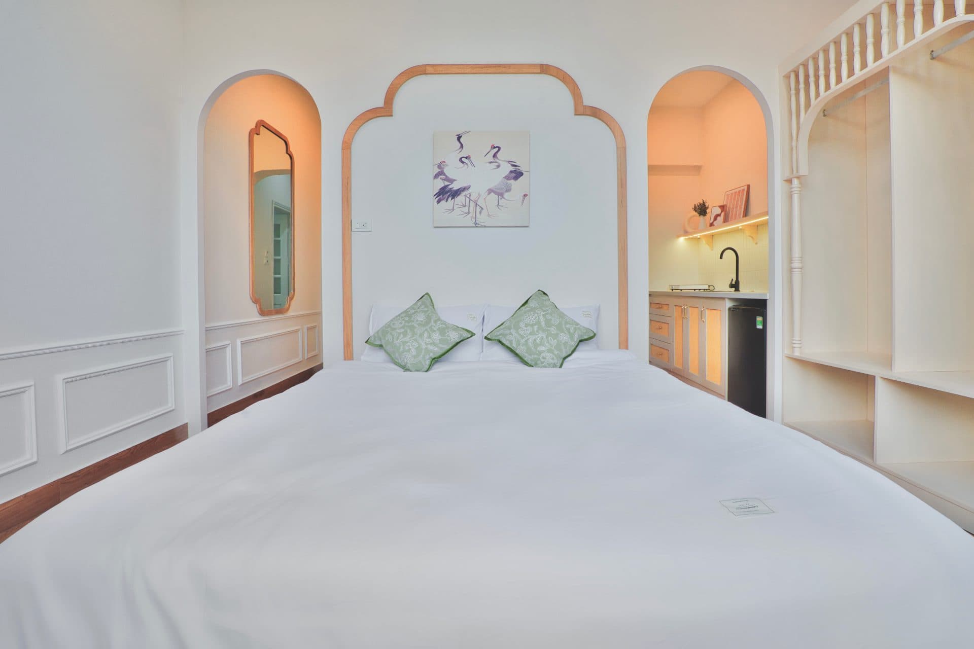 Modern 1 bedroom apartment Pham Hong Thai 3