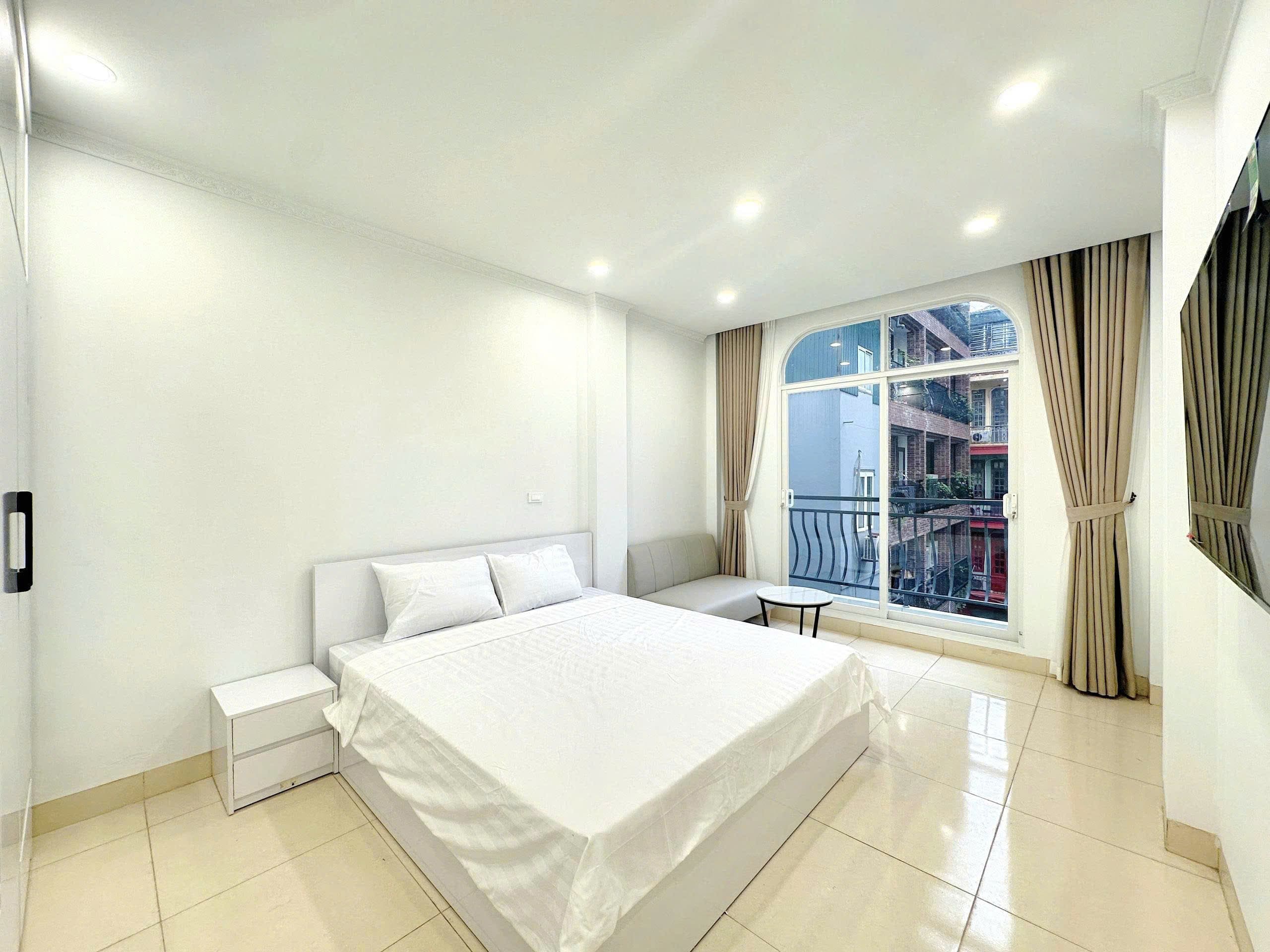 Neat 1 Bedroom Apartments on Dang Thai Mai Street