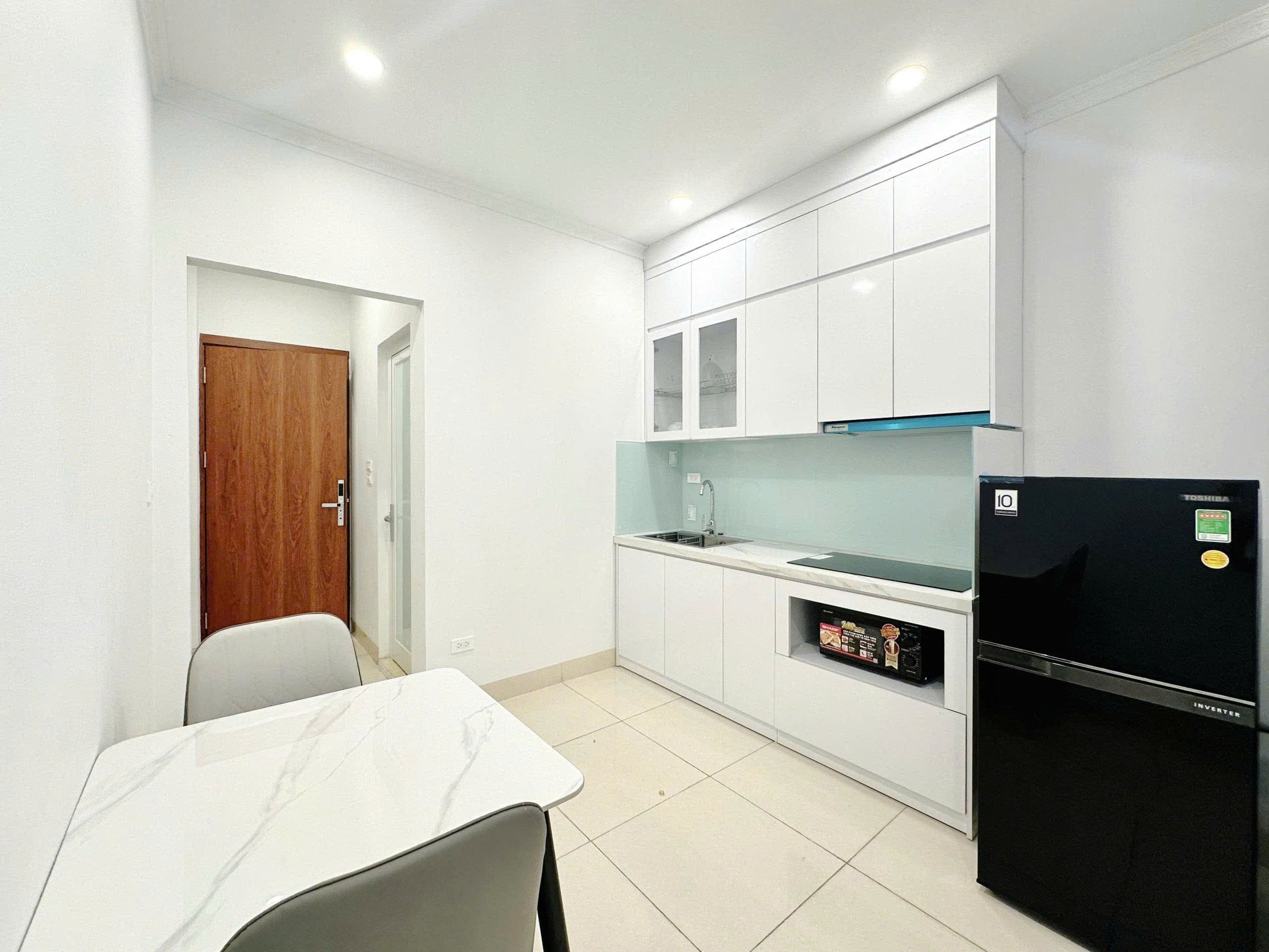 Bright 1 Bedroom Apartments on Dang Thai Mai Street 2