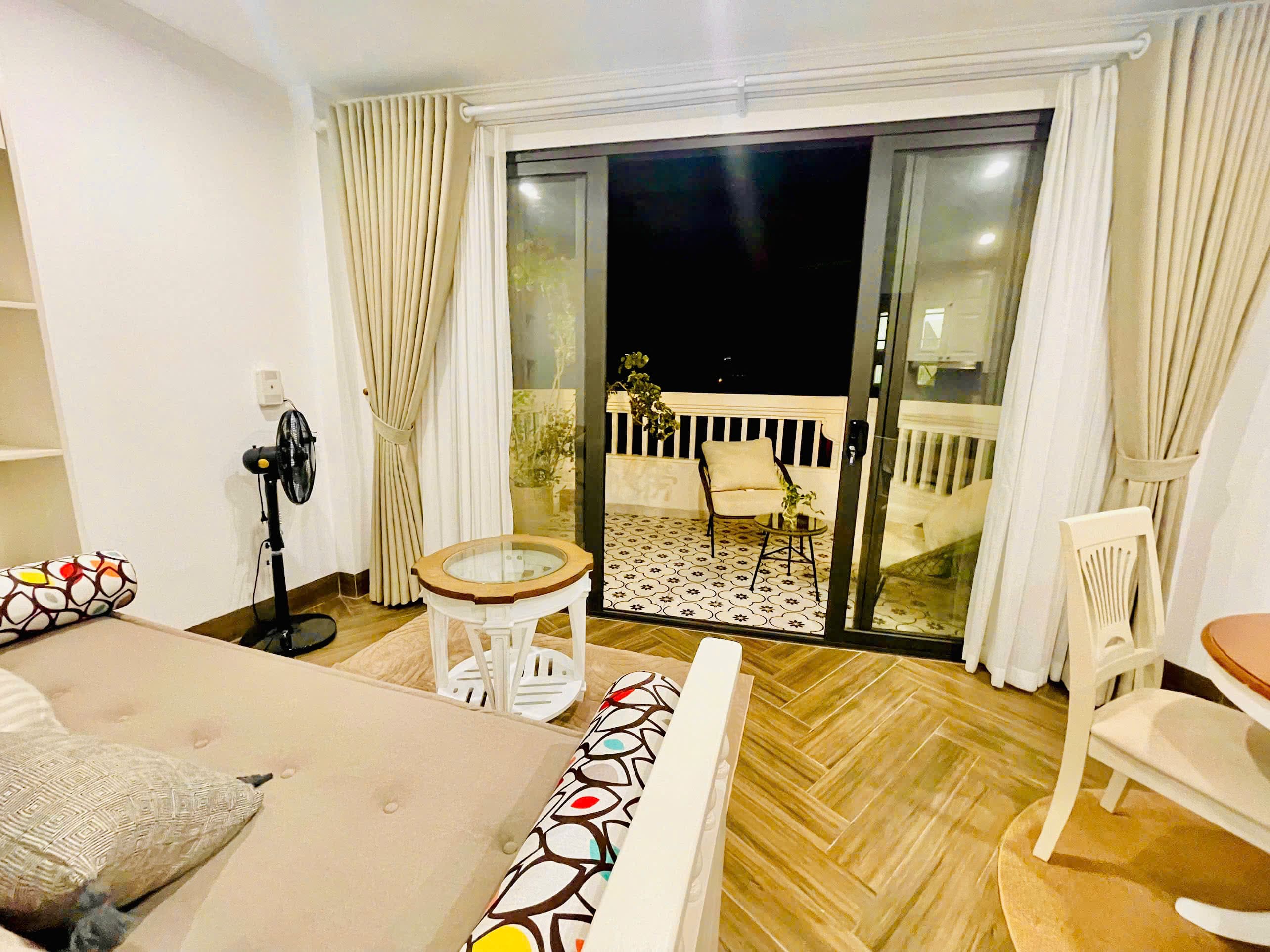 1 Bedroom Apartment with Large Balcony on Lo Duc Street, Hai Ba Trung