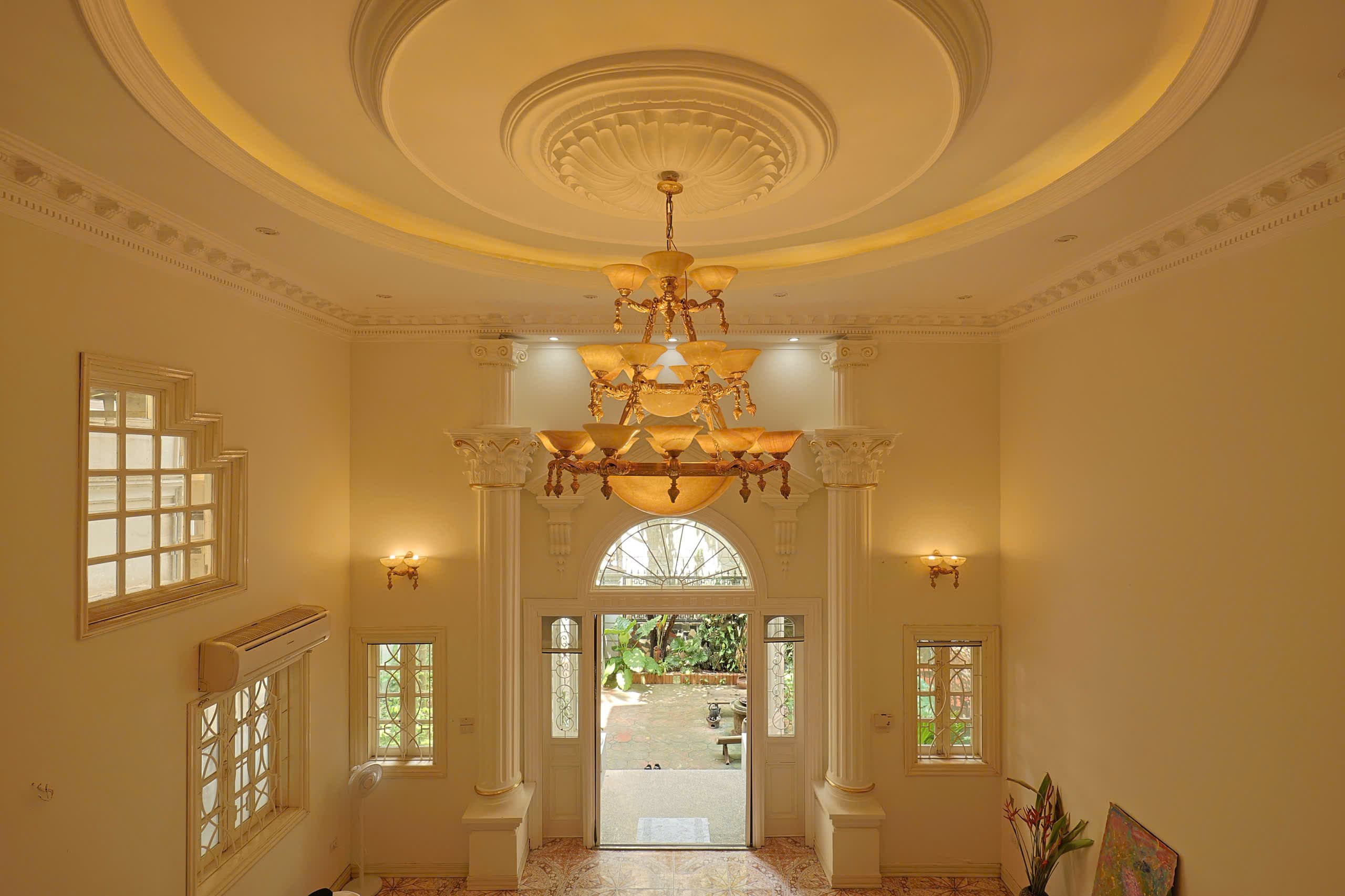 6 Bedroom Villa with Private Gardens on To Ngoc Van Street