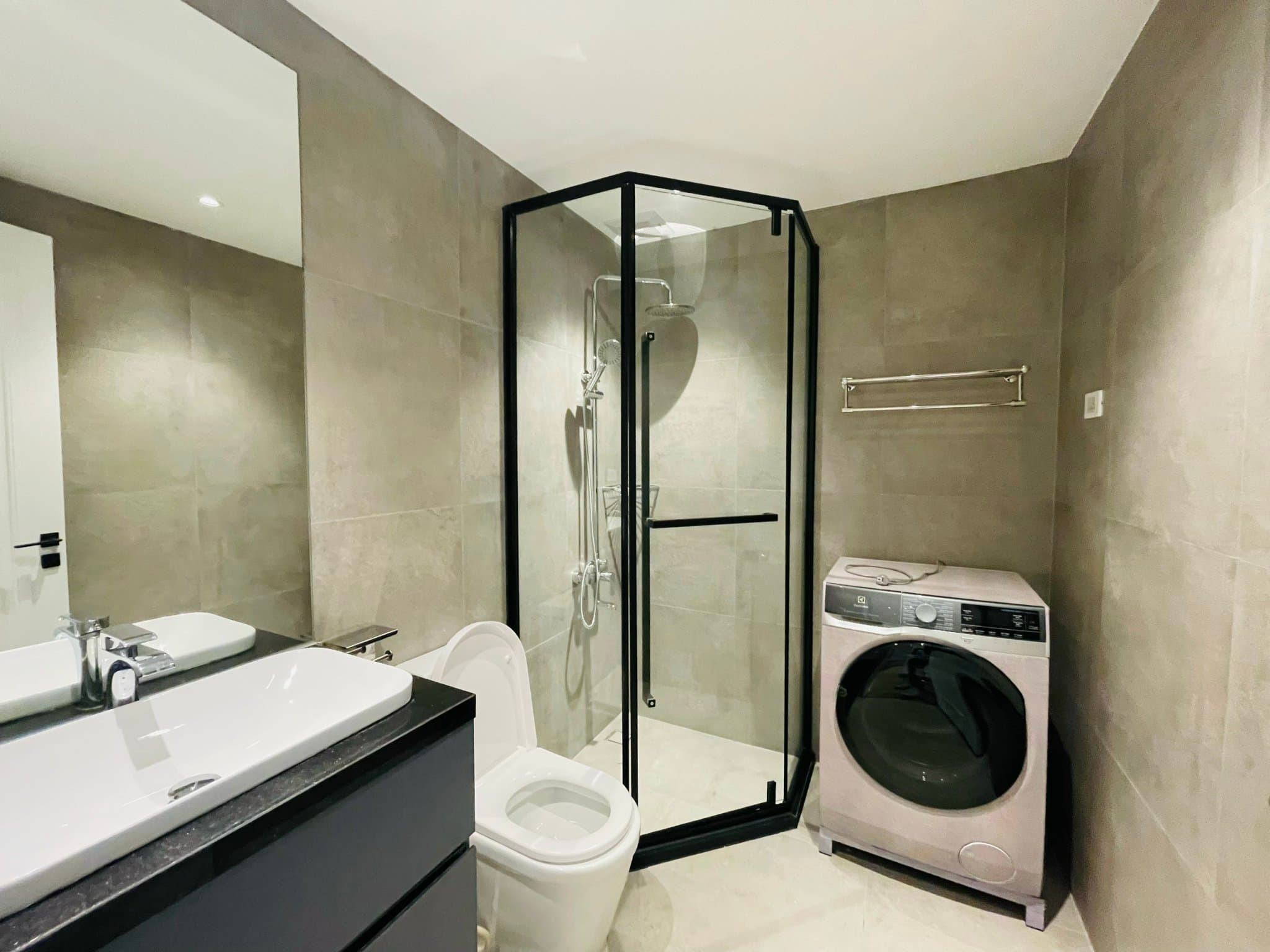 Stylish 2 bedroom in Tay Ho 2
