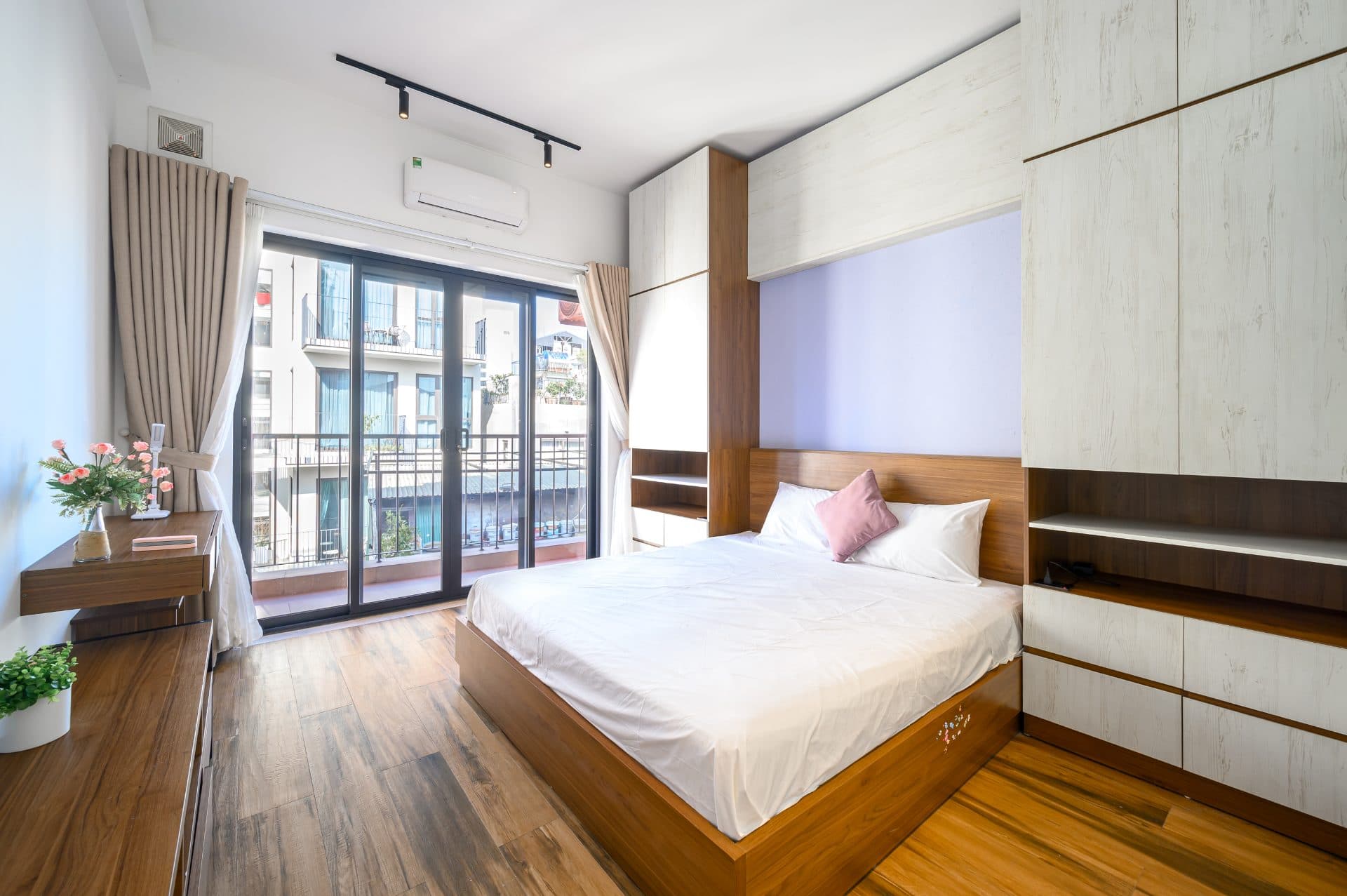 Gorgeous 2 Bedroom on Tu Hoa 2
